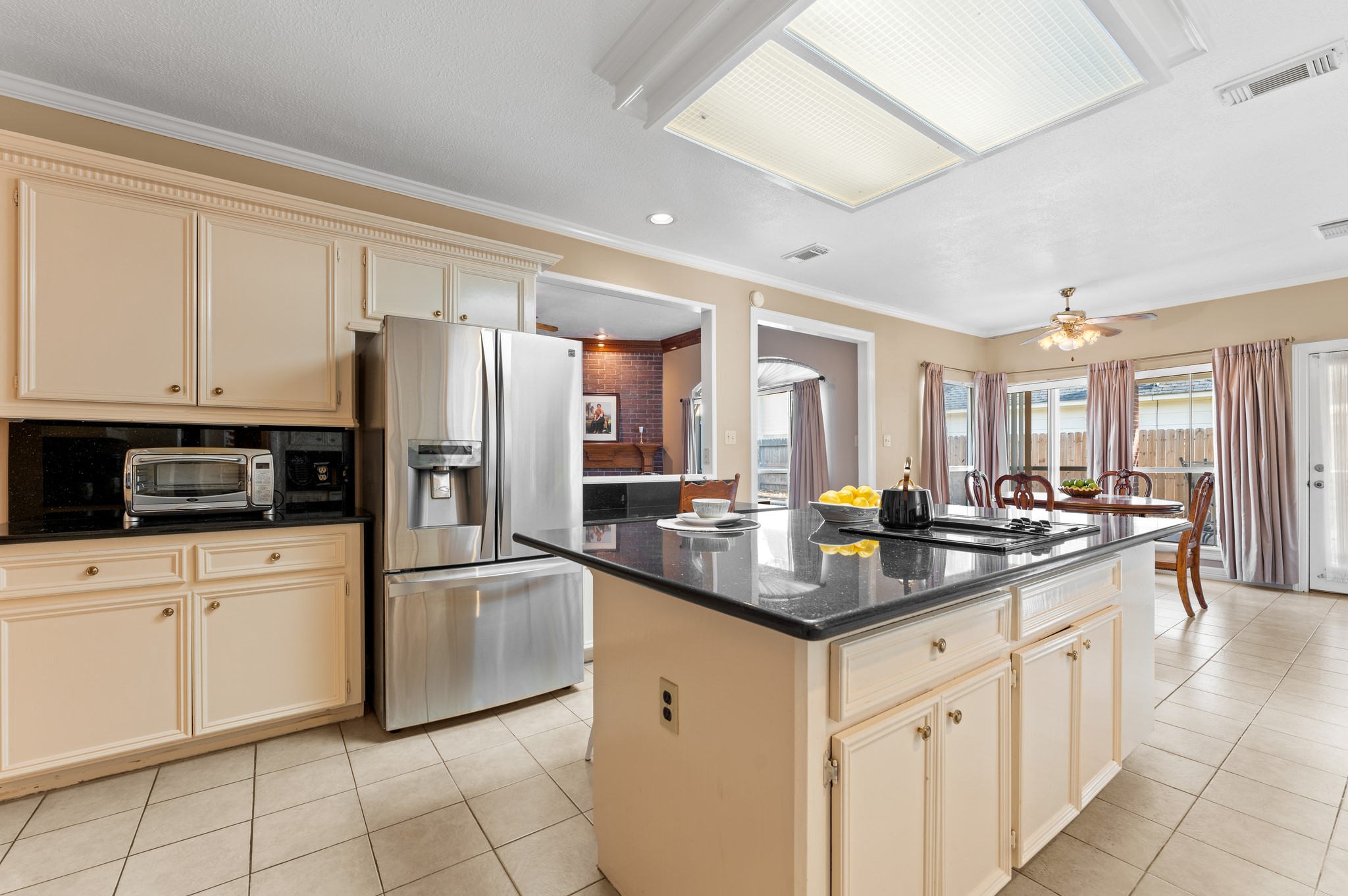 3303 Amber Forest Drive Property Photo 16