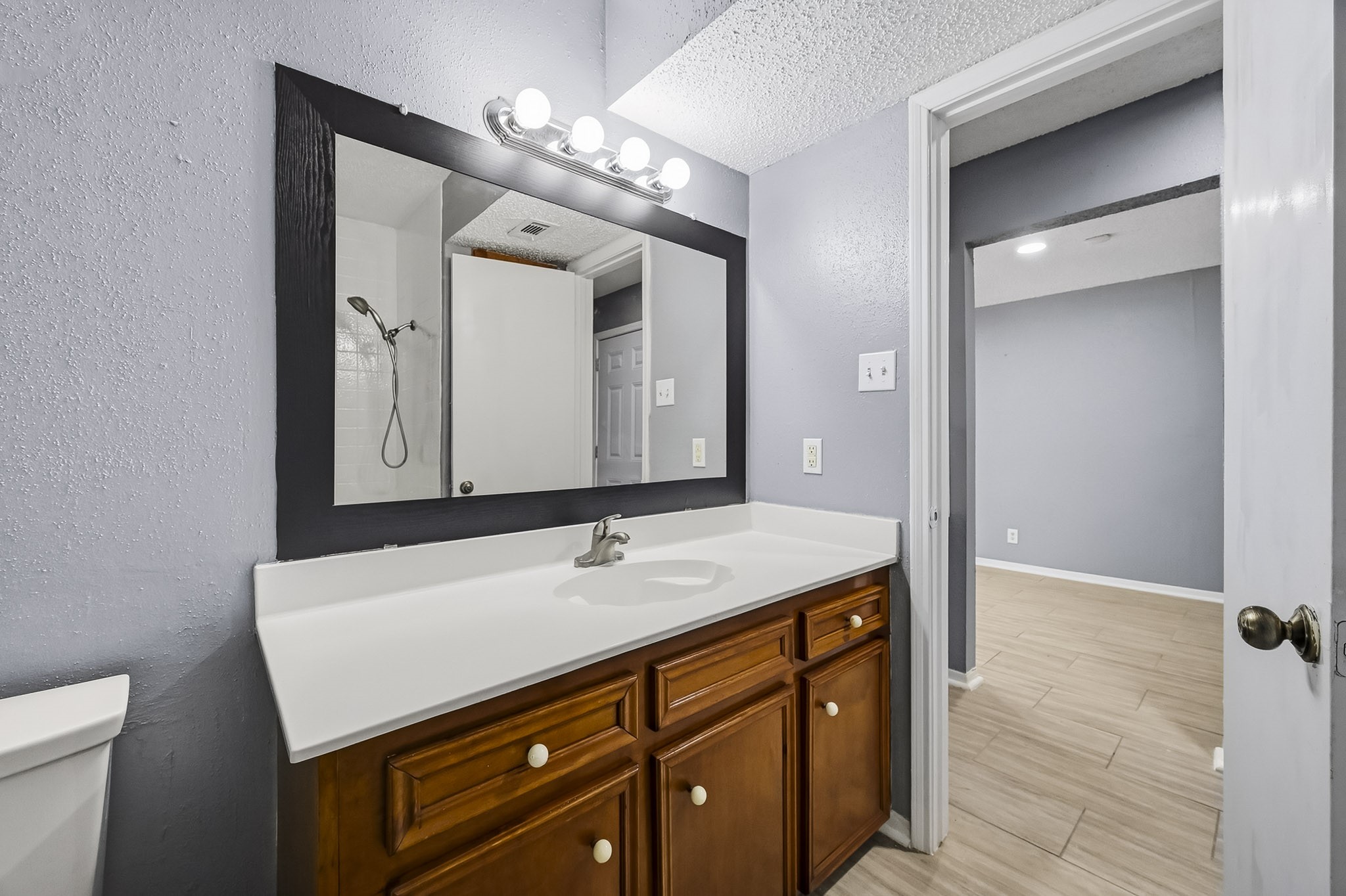 10918 Village Bend Lane 918 Property Photo 18