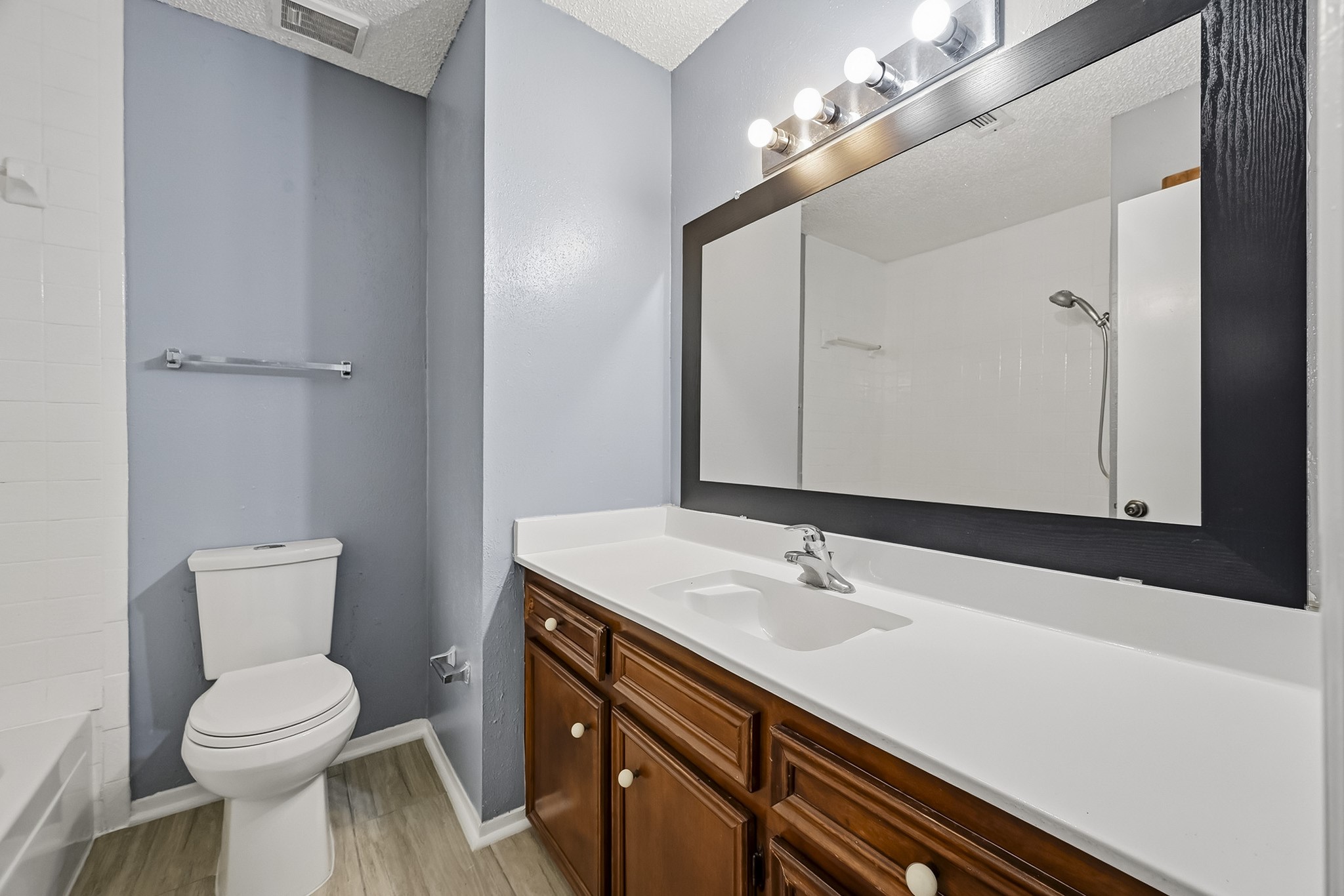 10918 Village Bend Lane 918 Property Photo 27