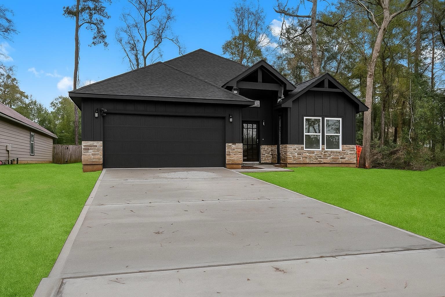 15479 Arrowhead Loop W Property Photo 1