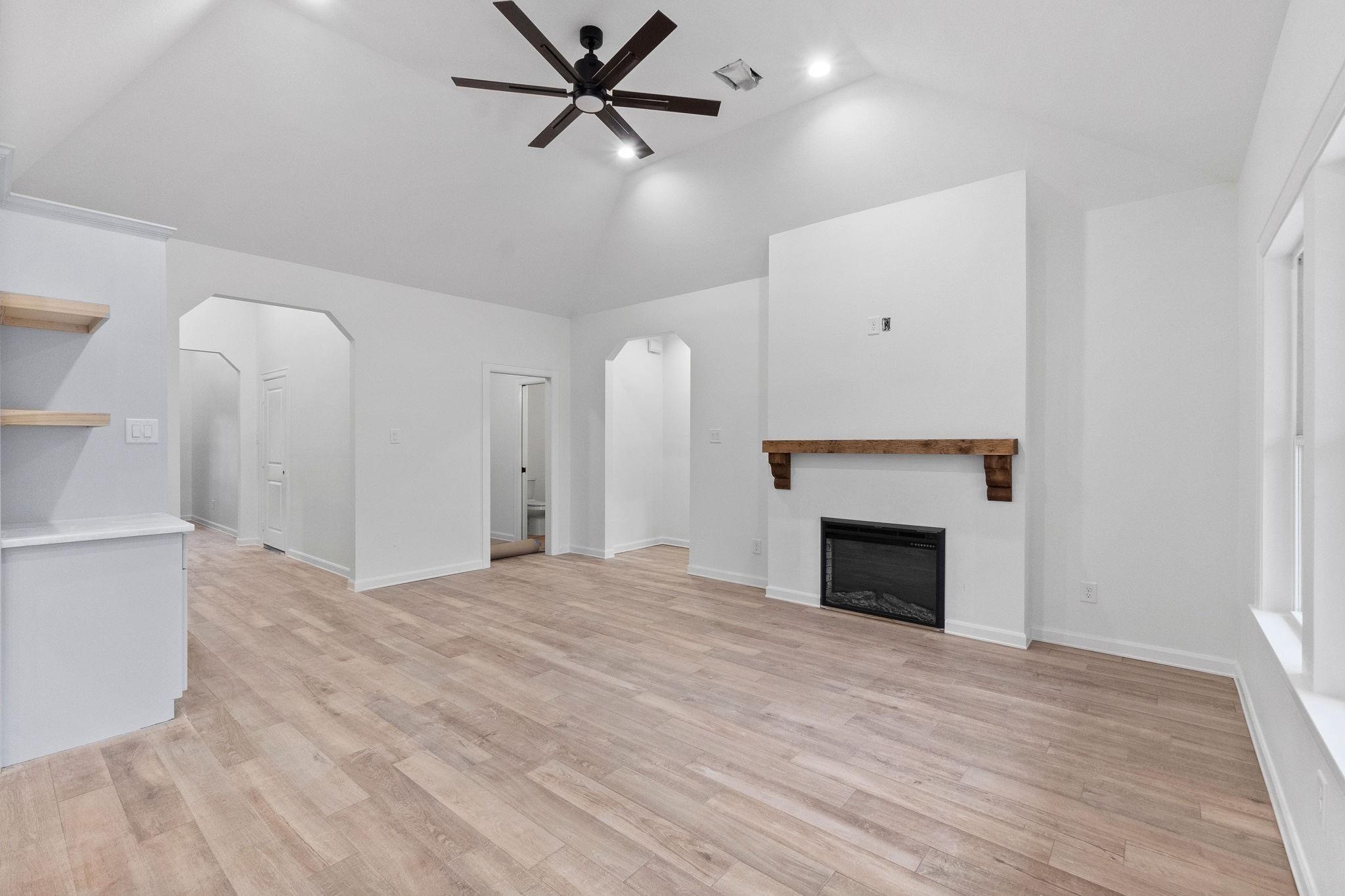 15479 Arrowhead Loop W Property Photo 3