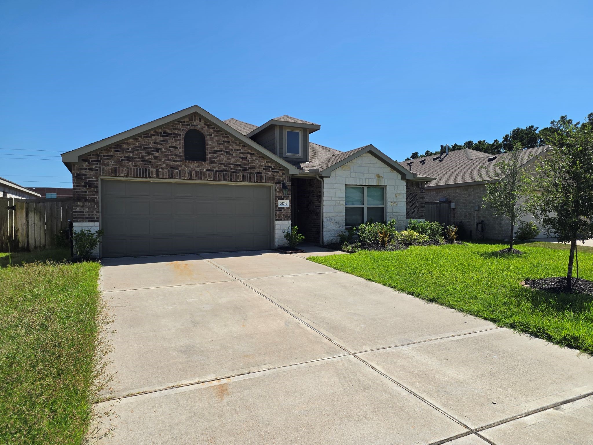 20714 Southern Woods Drive Property Photo 4
