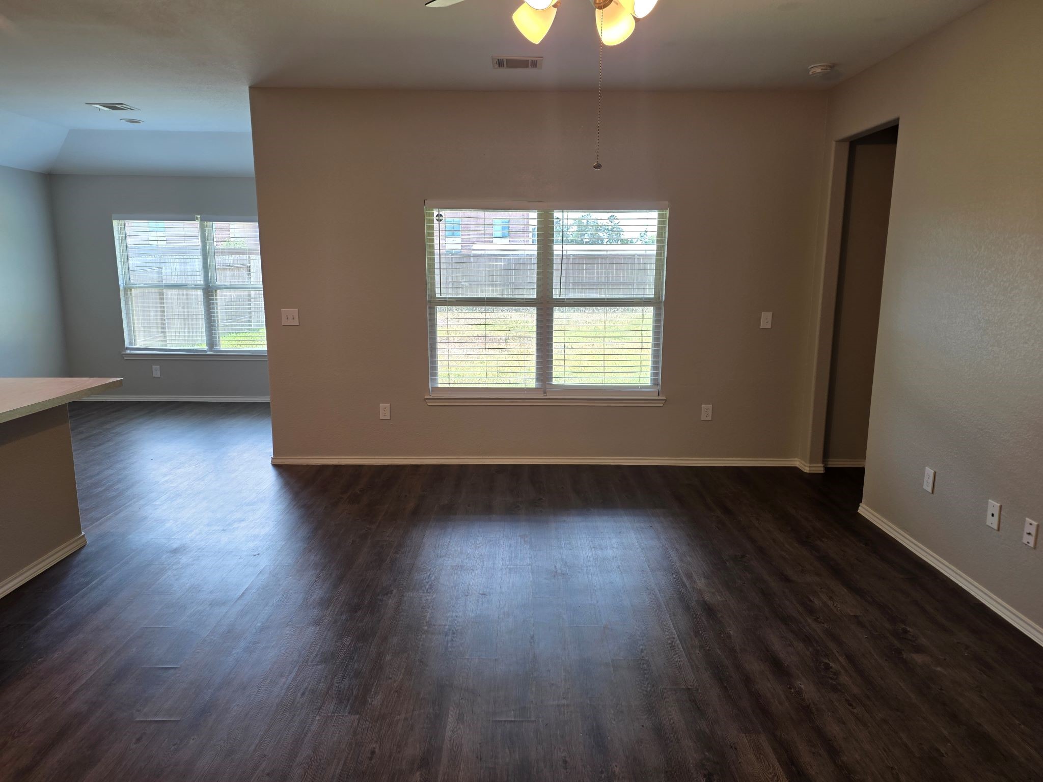 20714 Southern Woods Drive Property Photo 6