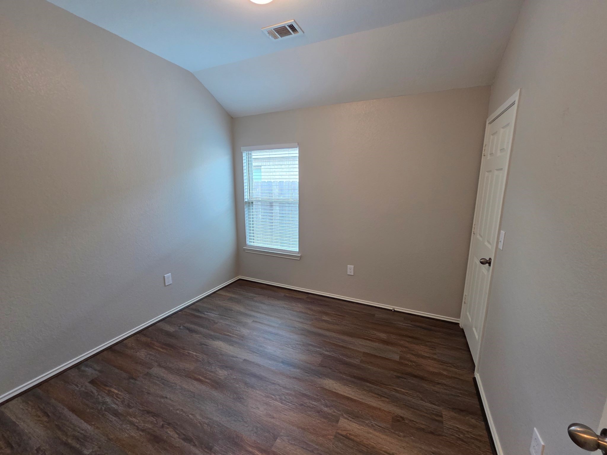 20714 Southern Woods Drive Property Photo 21