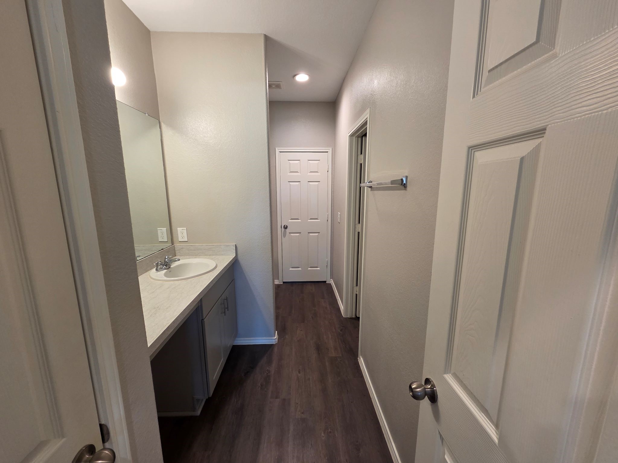 20714 Southern Woods Drive Property Photo 23