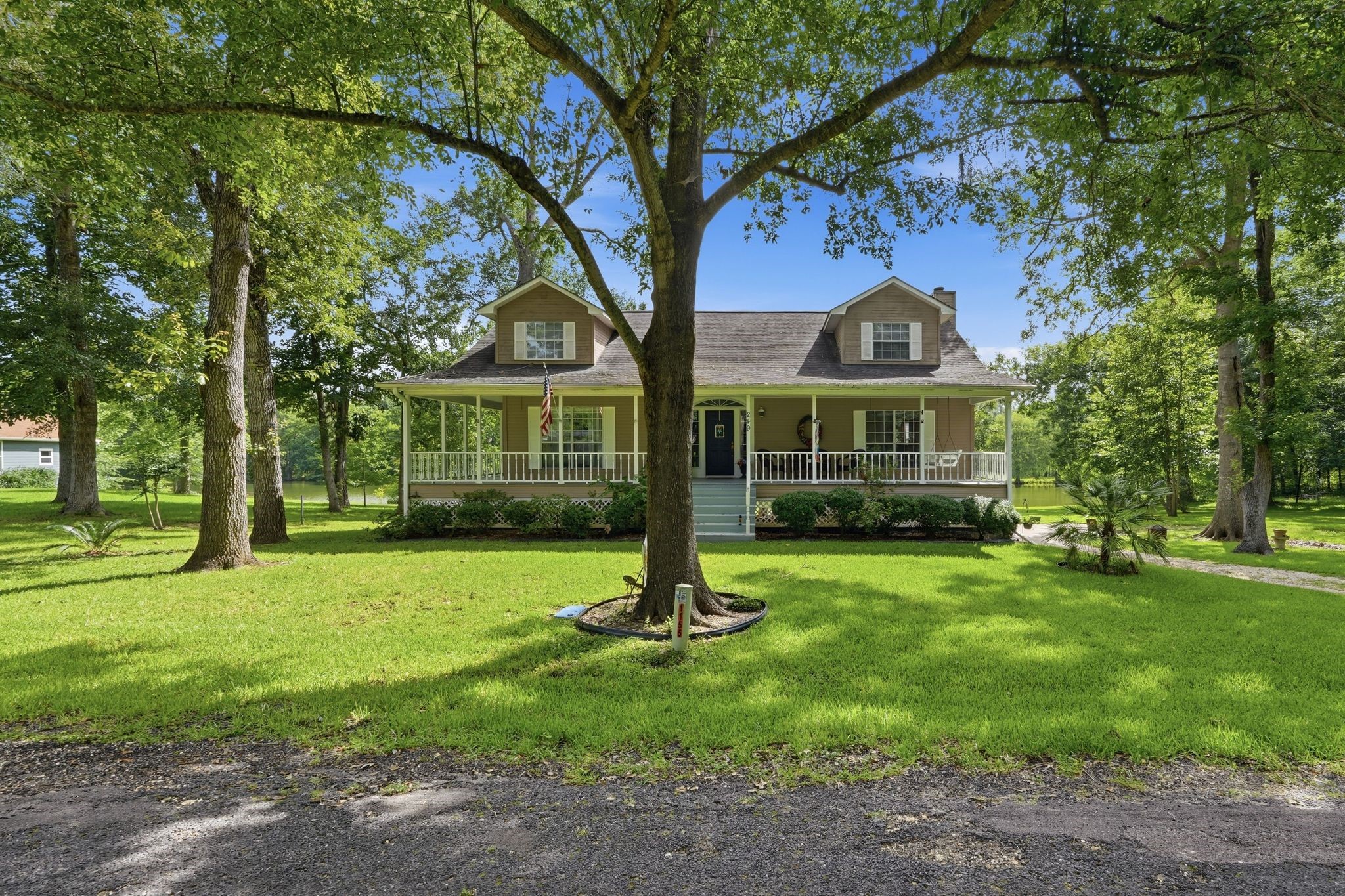249 Lakeshore Drive Property Photo 3