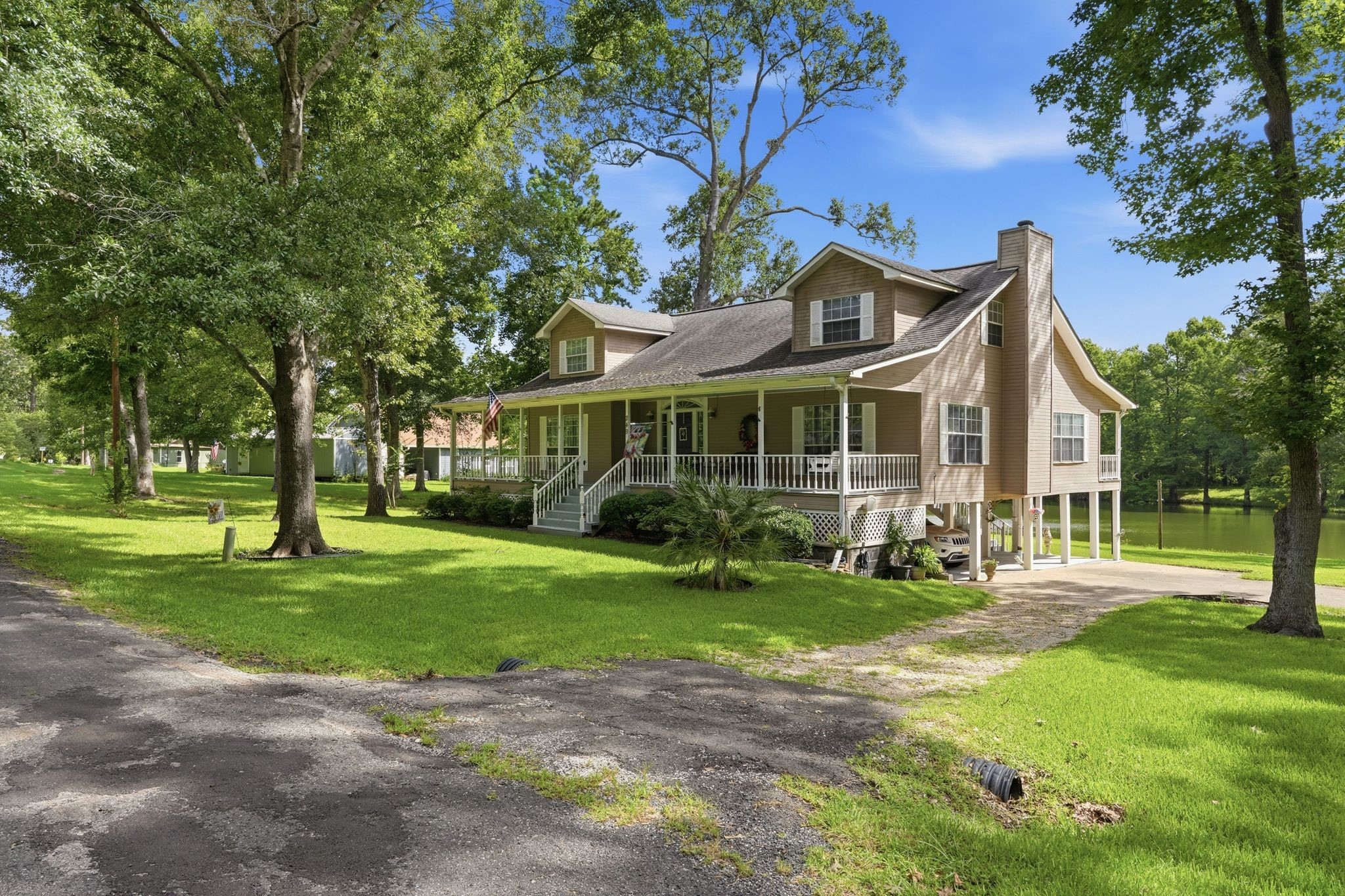 249 Lakeshore Drive Property Photo 7