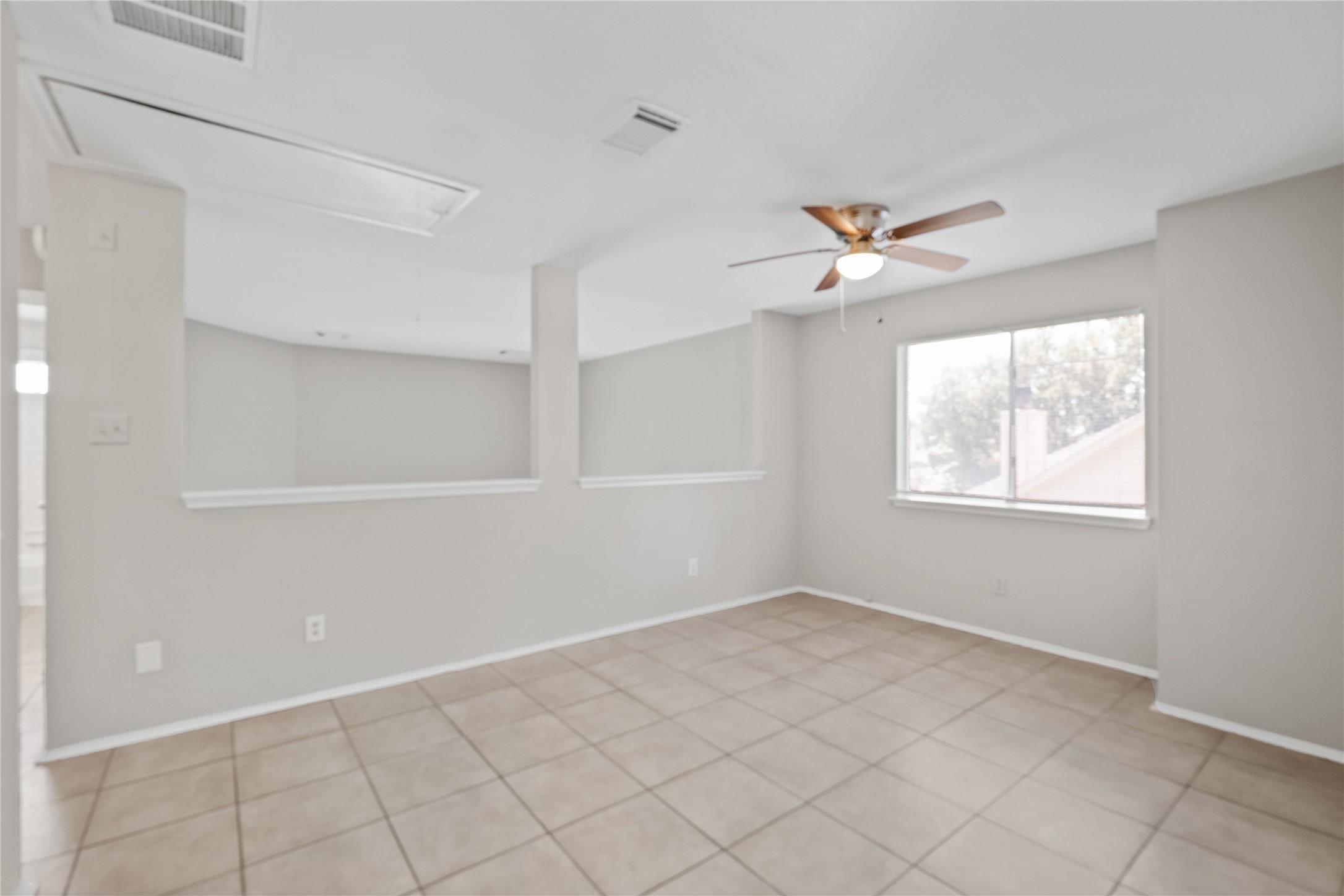 1933 Village Park Drive Property Photo 4
