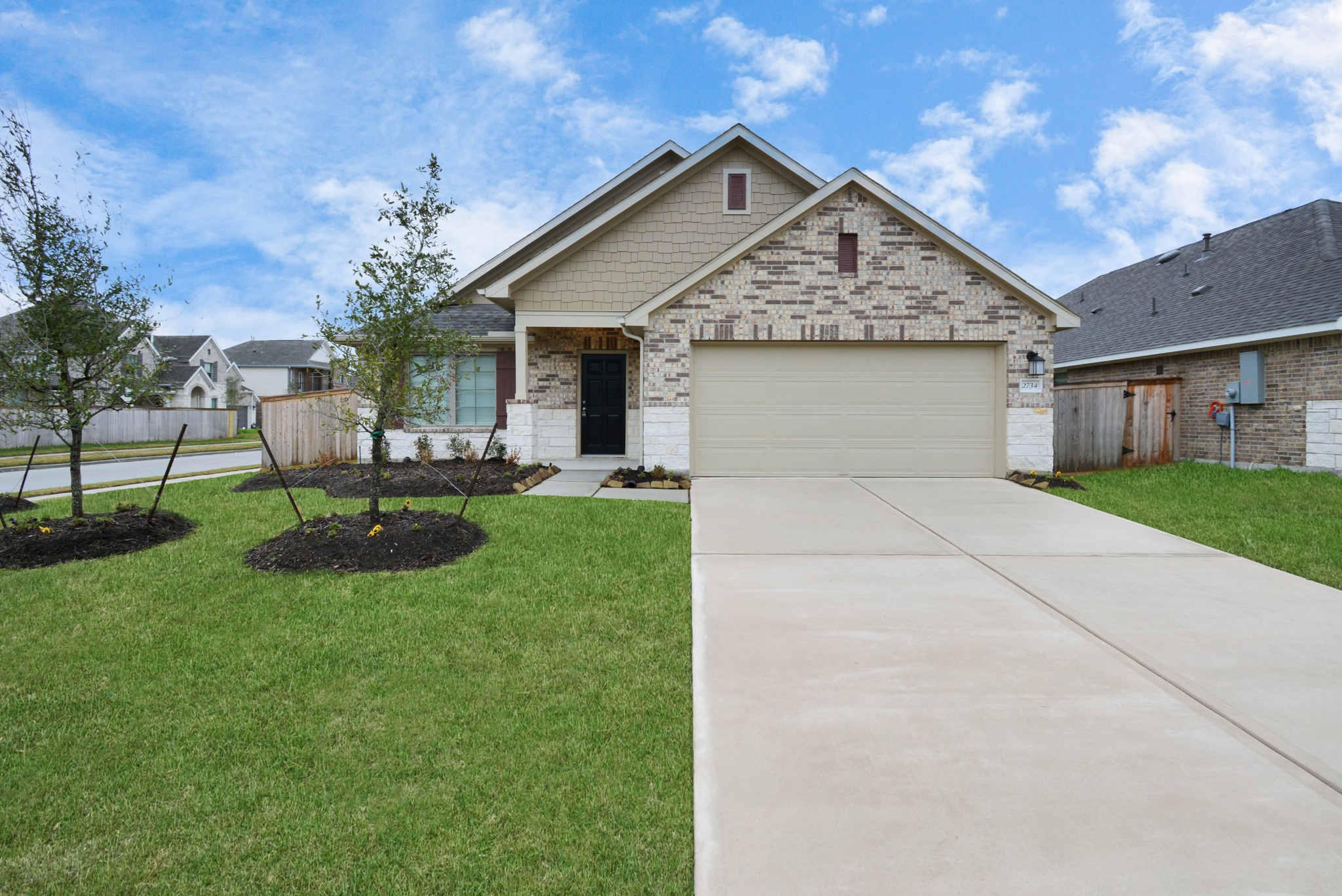 2734 San Bernard Drive Property Photo 2