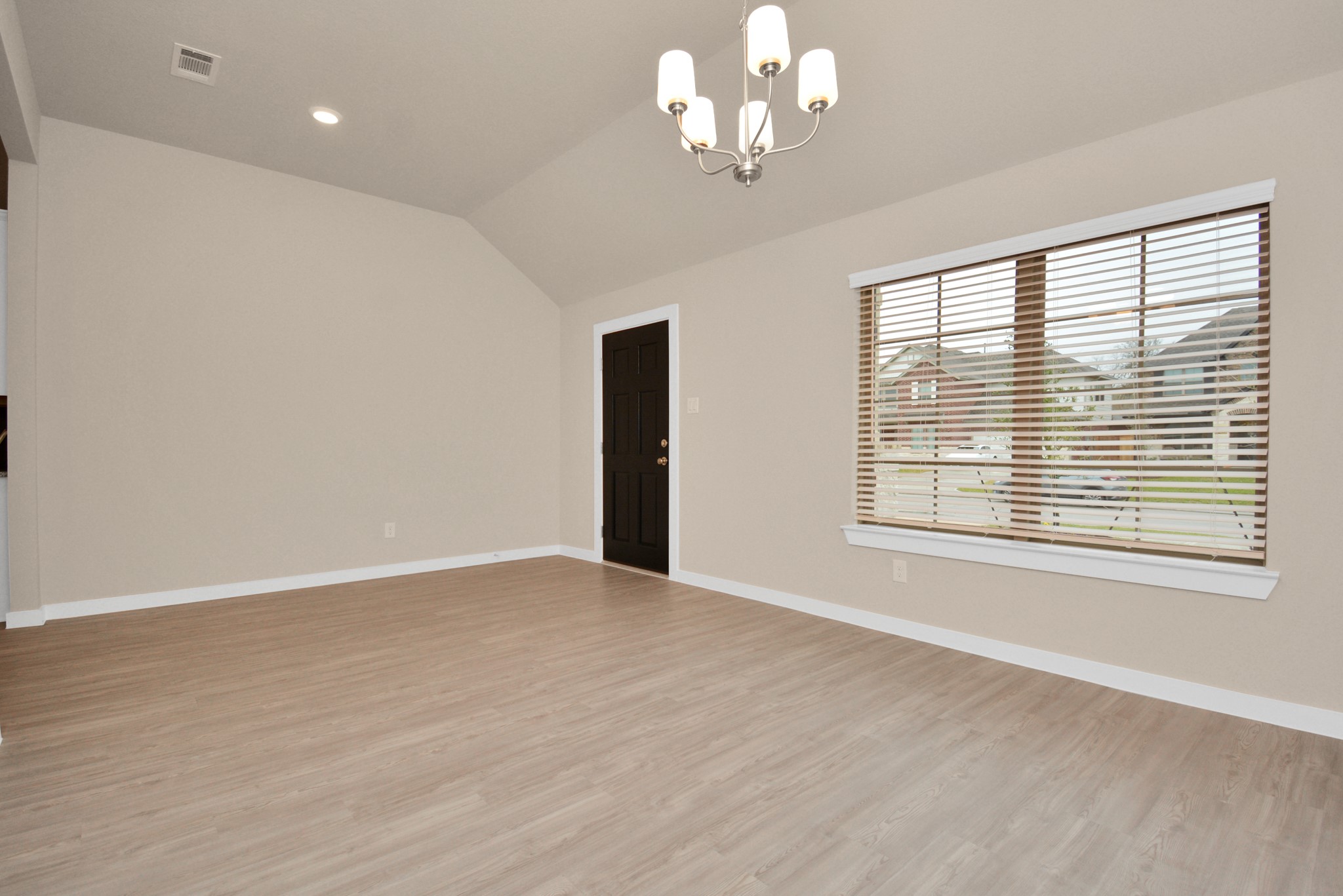 2734 San Bernard Drive Property Photo 8