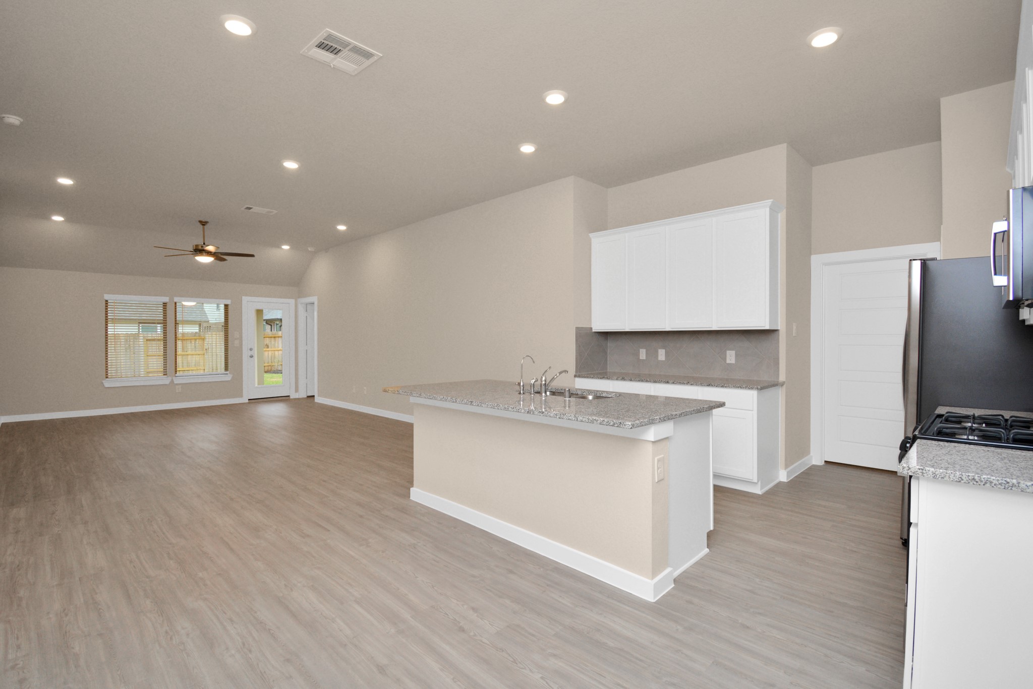2734 San Bernard Drive Property Photo 9