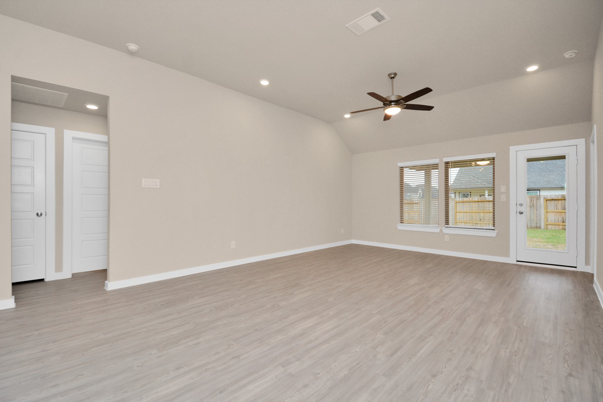 2734 San Bernard Drive Property Photo 16