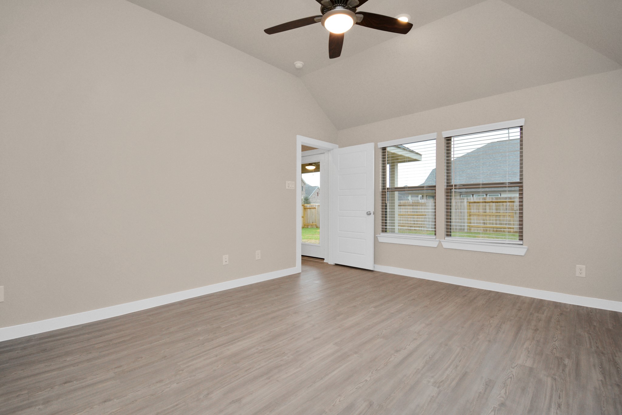 2734 San Bernard Drive Property Photo 19