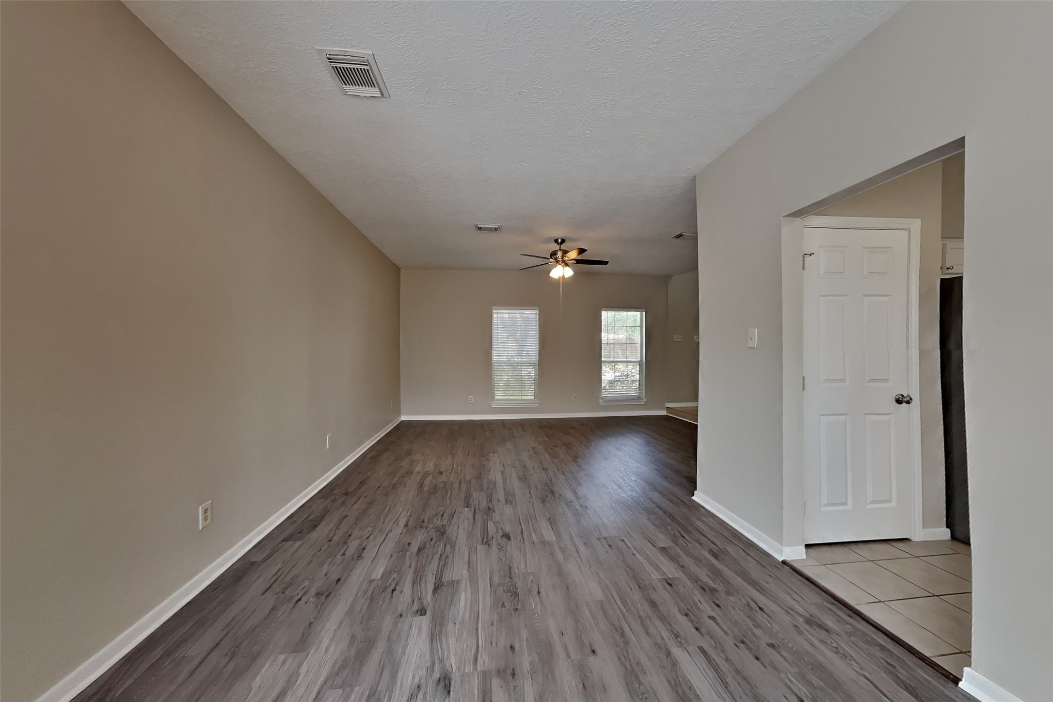 11307 Sunshine Park Drive Property Photo 5