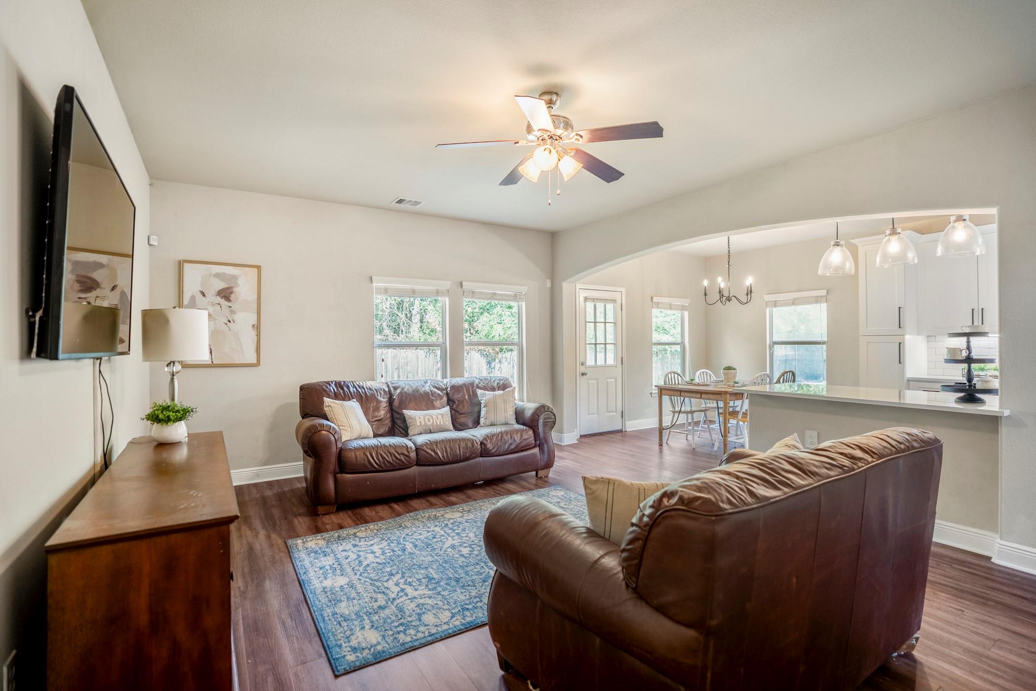 942 Oak Glen Drive, Conroe Tx 77378 Property Photo 7