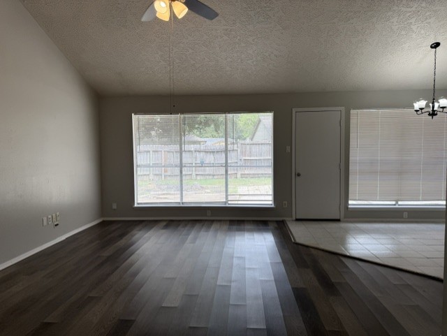 21006 Bridgeview Circle Property Photo 4