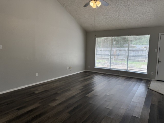 21006 Bridgeview Circle Property Photo 7