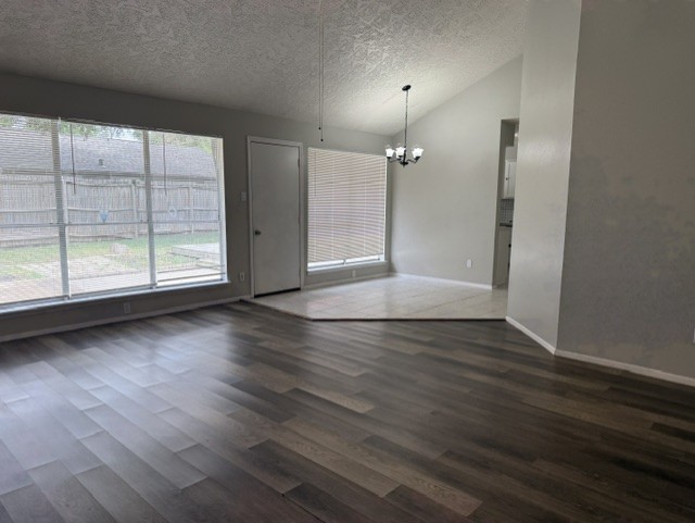 21006 Bridgeview Circle Property Photo 8