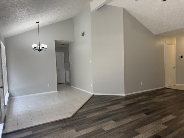21006 Bridgeview Circle Property Photo 9