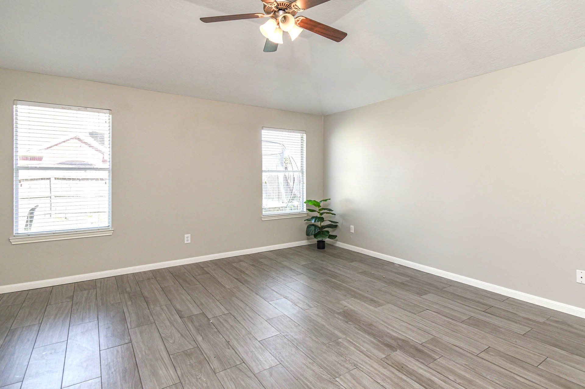 245 Lake Estates Drive Property Photo 14