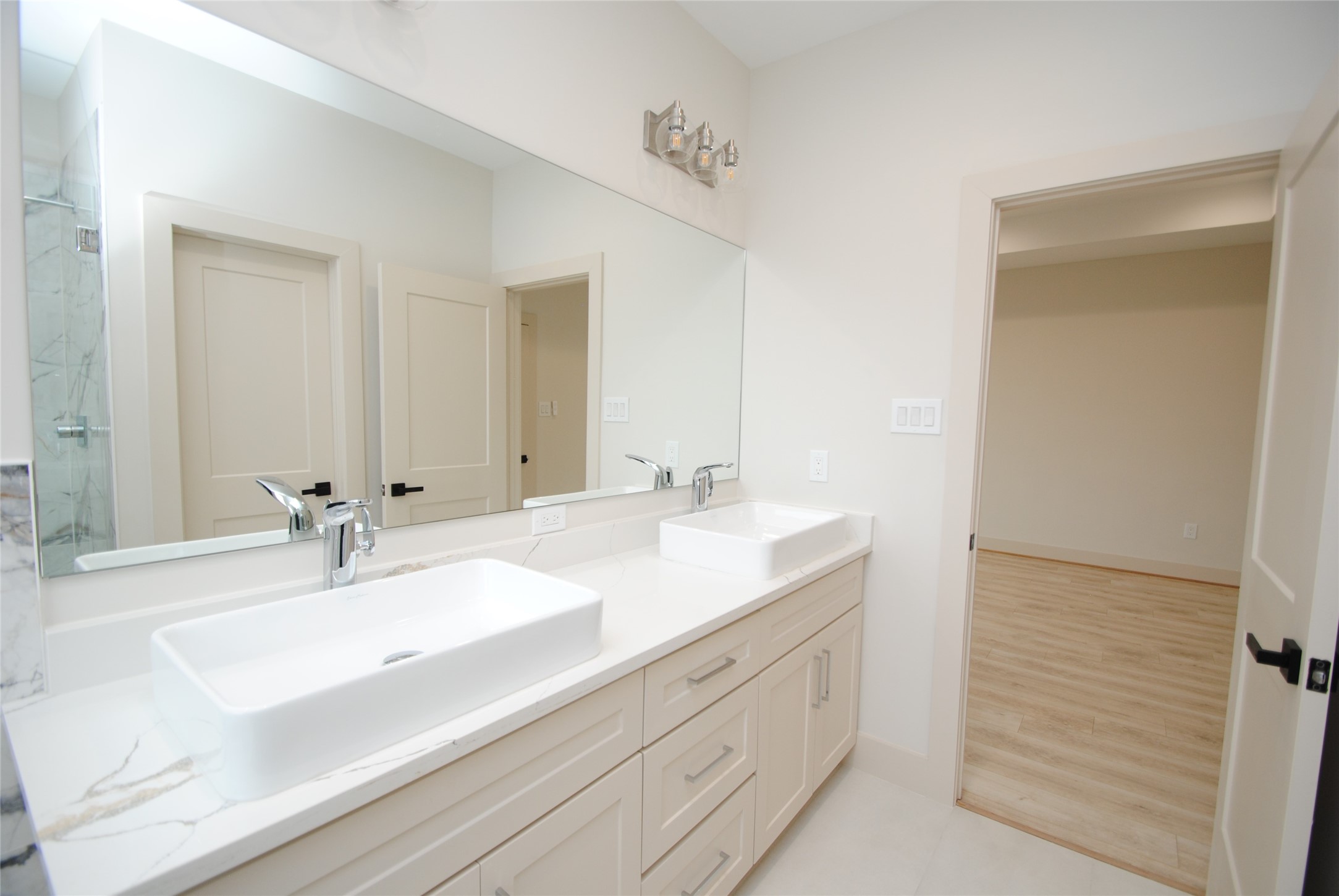 6310 Illinois Street A Property Photo 15