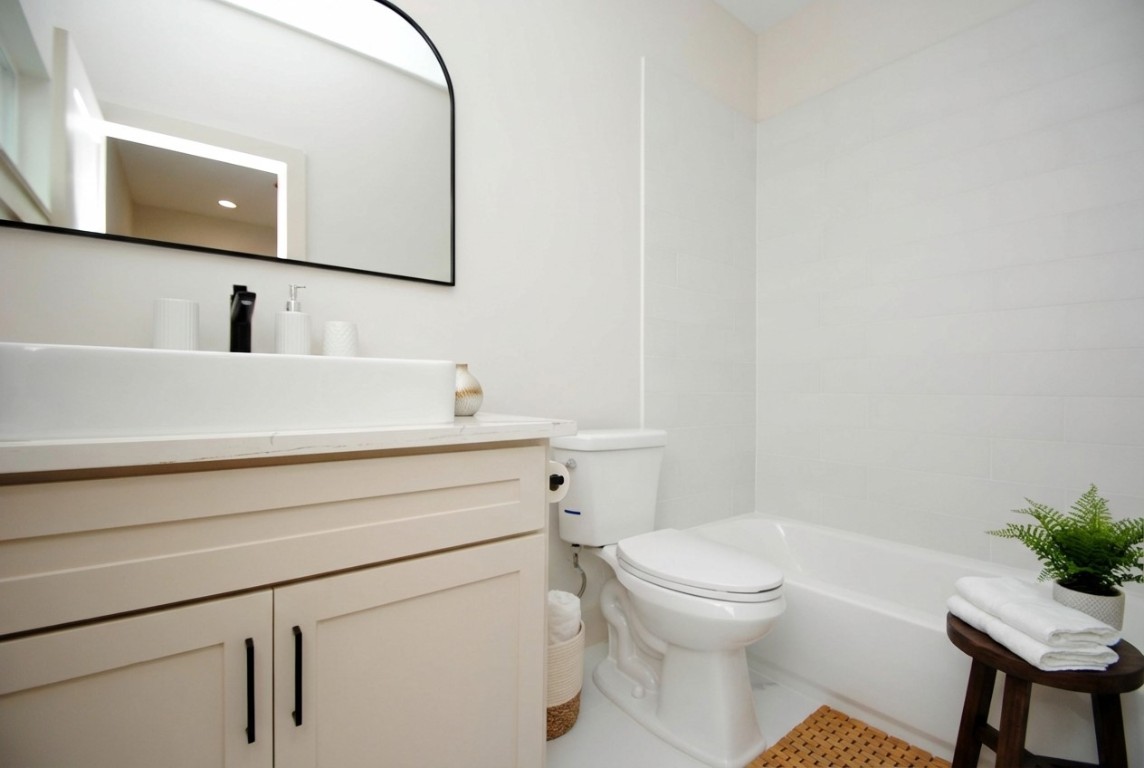 6310 Illinois Street A Property Photo 19