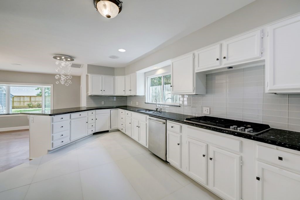 3605 Plumb Street Property Photo 9