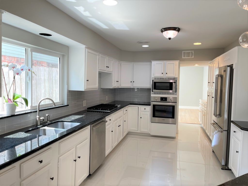 3605 Plumb Street Property Photo 10