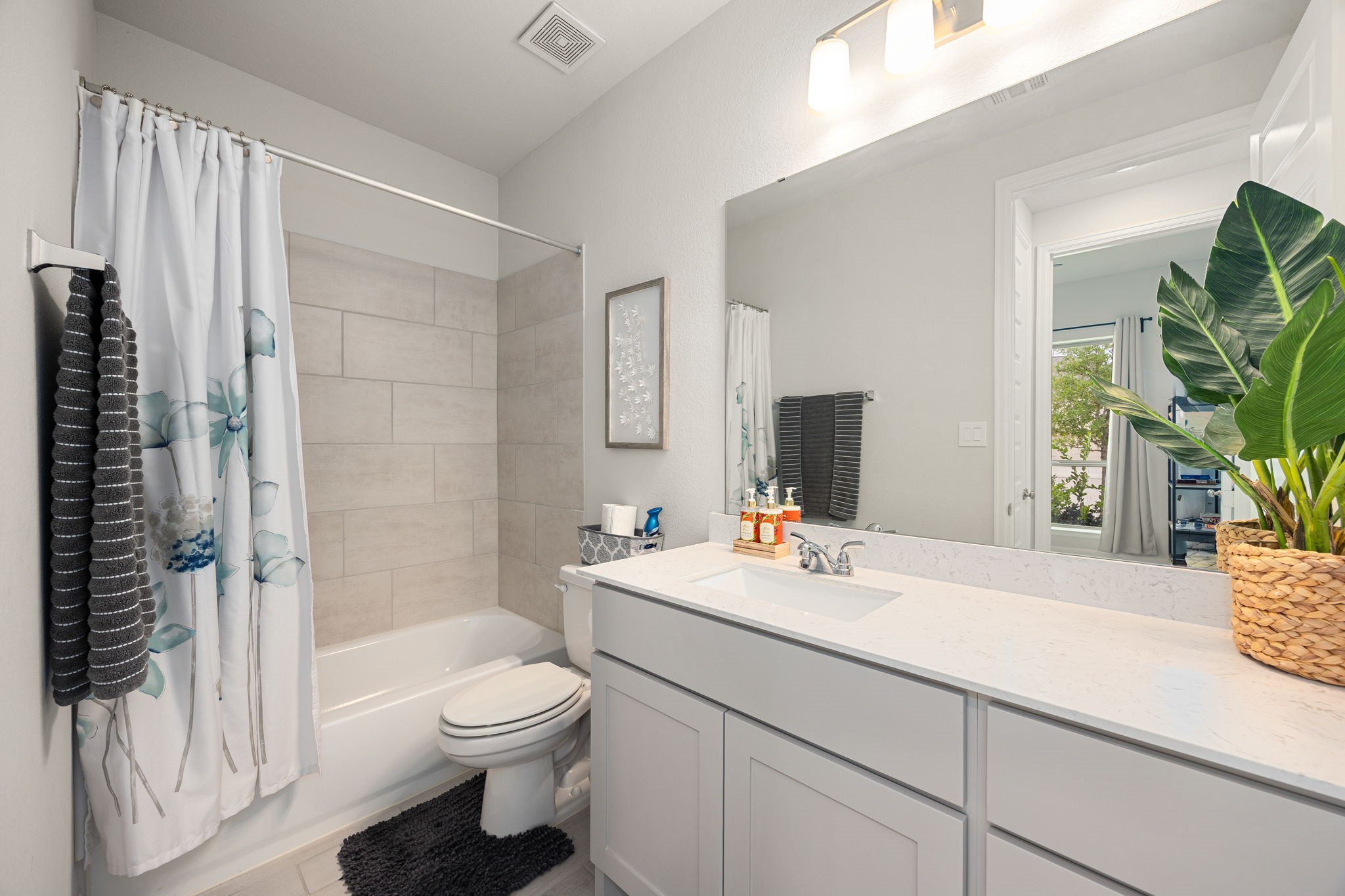 8711 Harbor Pines Drive Property Photo 10