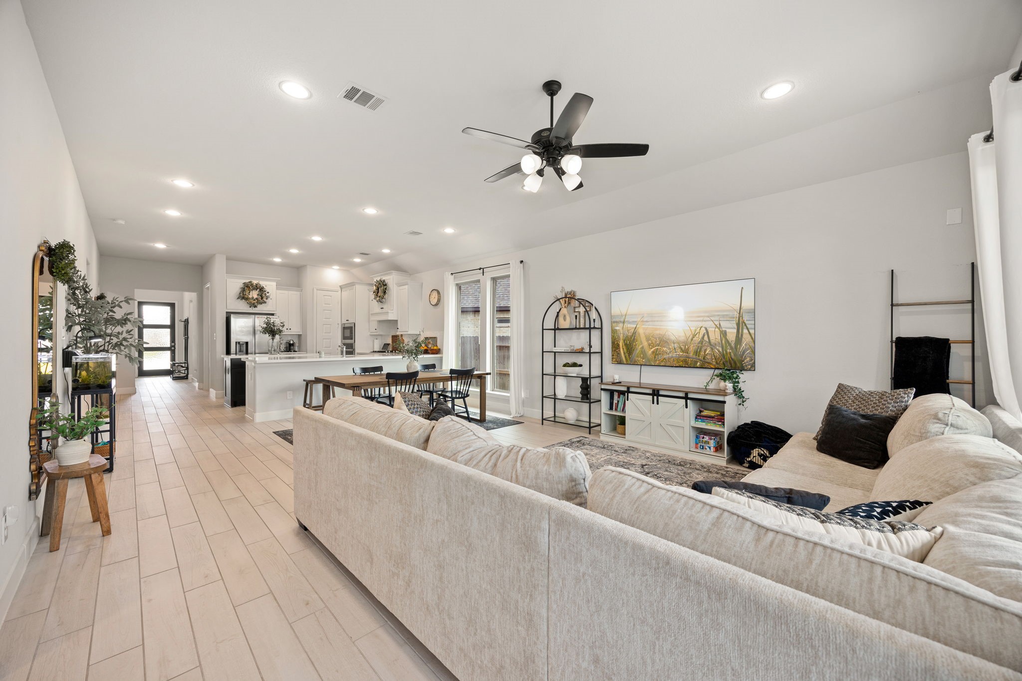 8711 Harbor Pines Drive Property Photo 13