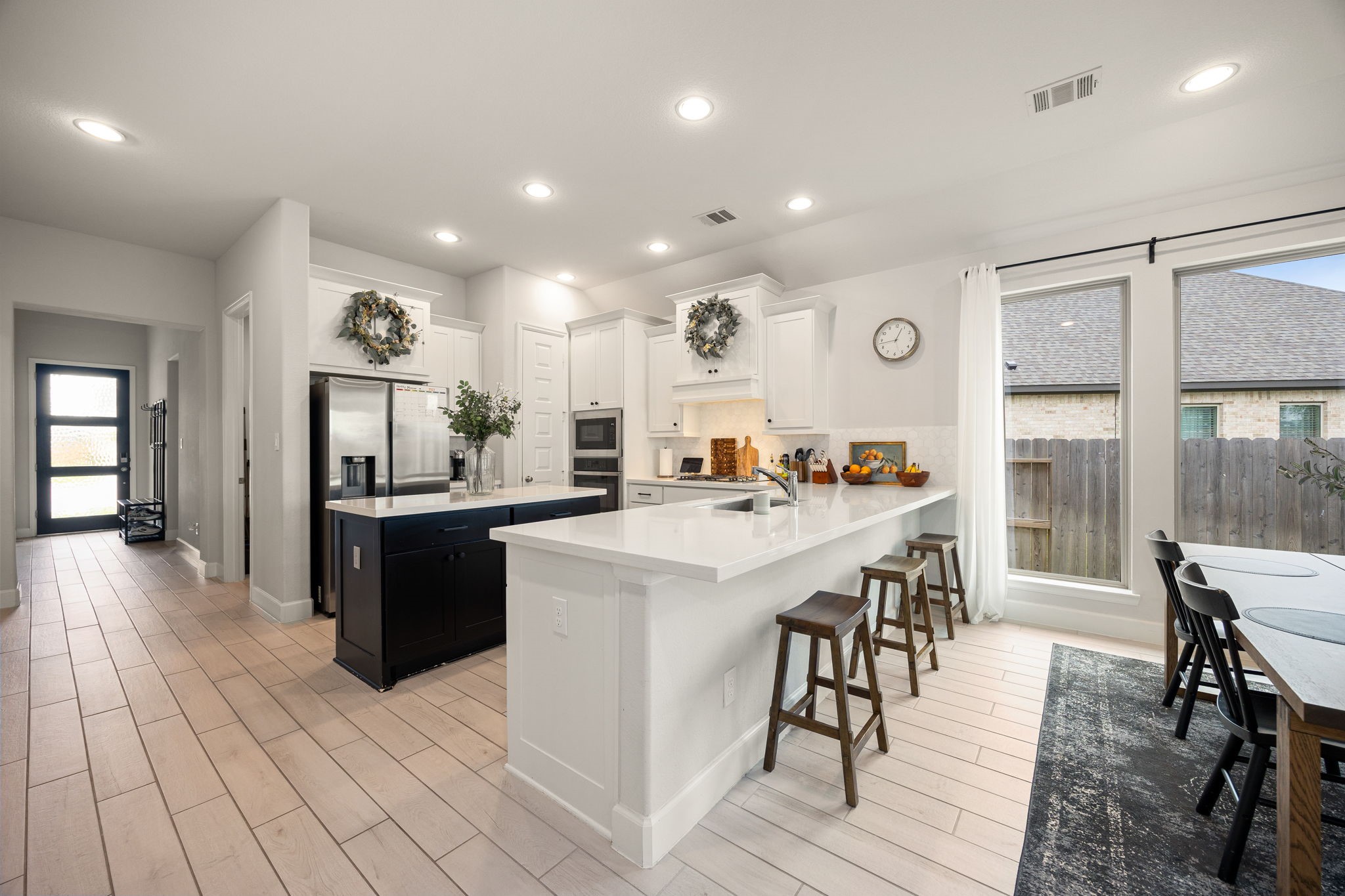8711 Harbor Pines Drive Property Photo 14