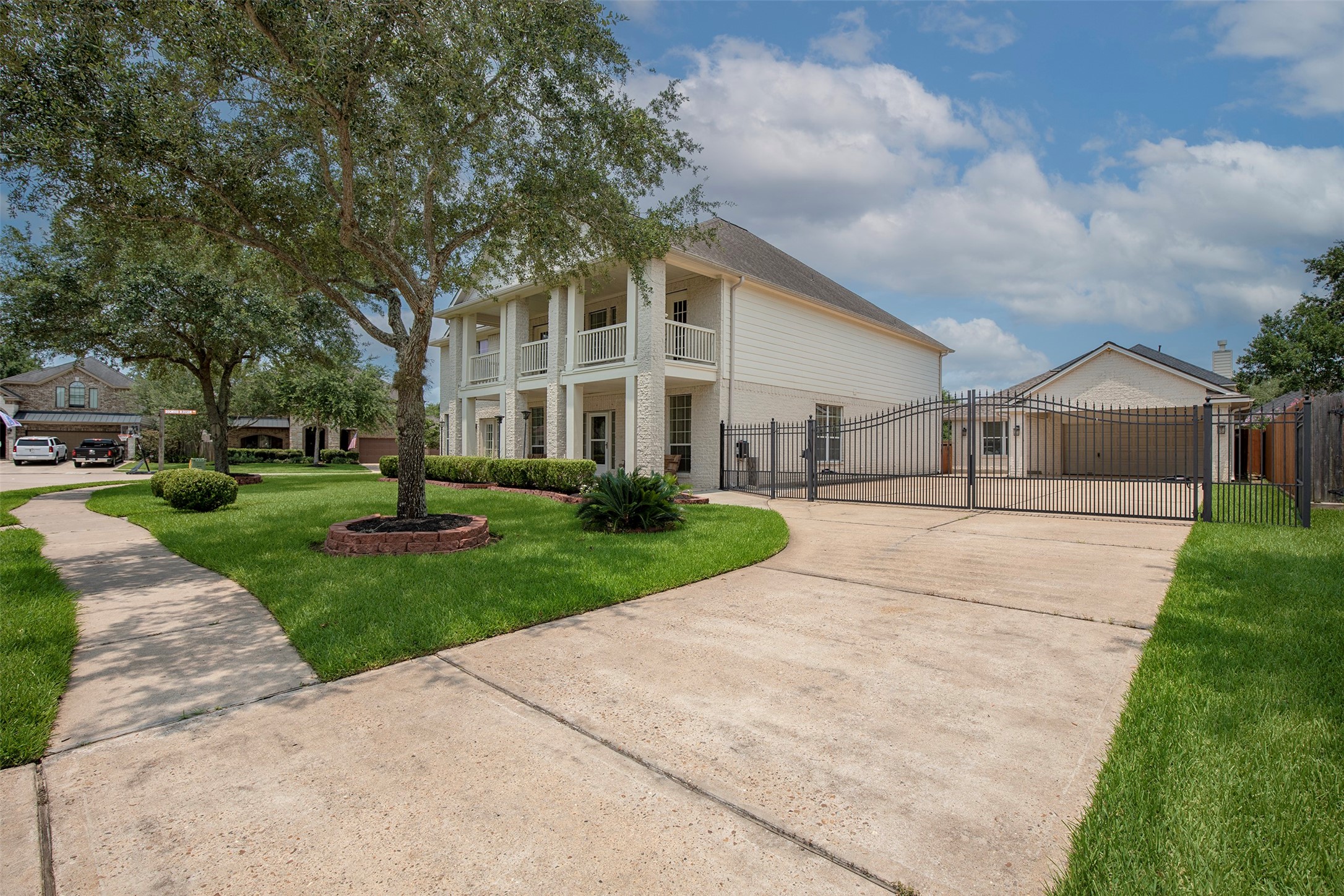 3612 Fir Hollow Way Property Photo 3