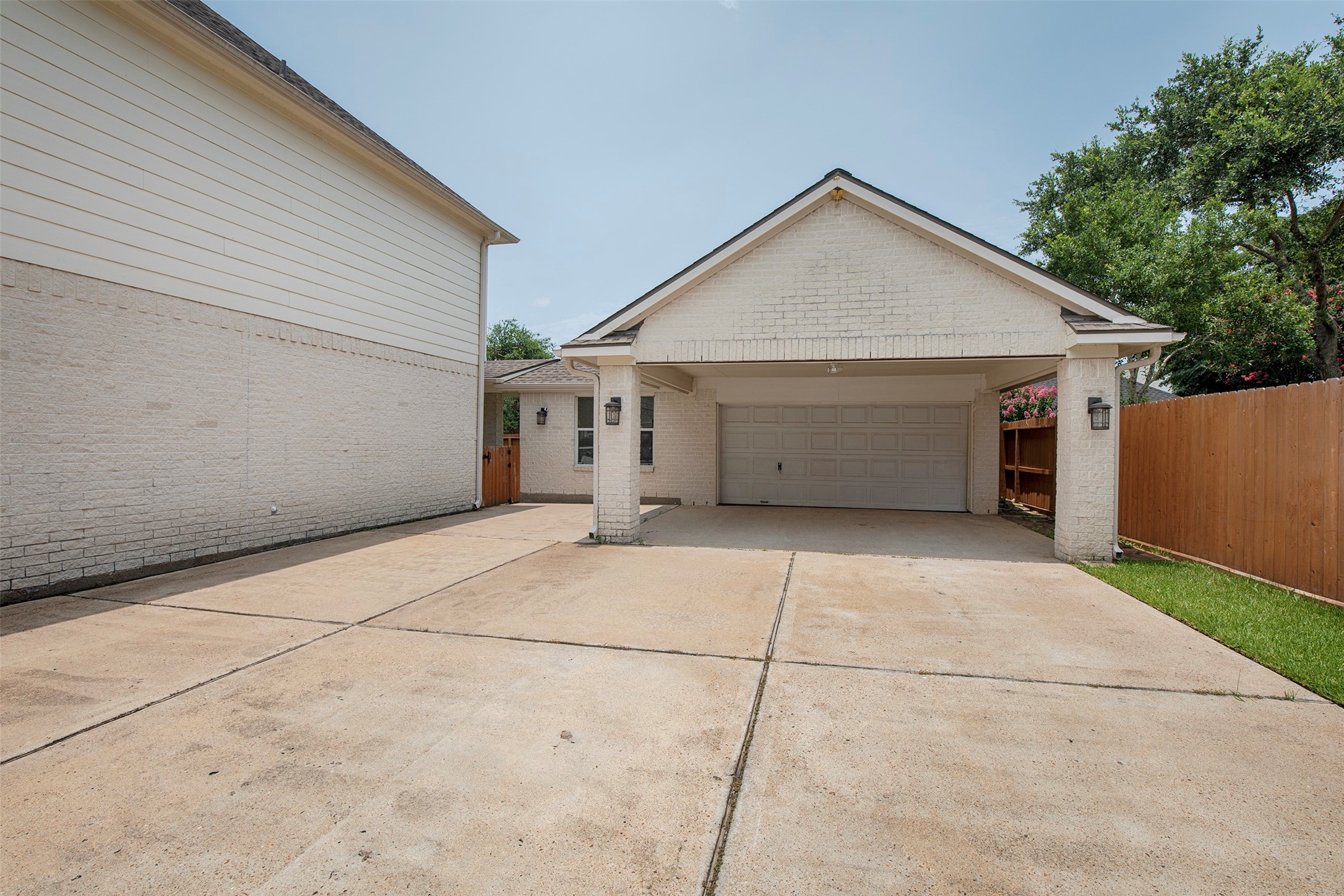 3612 Fir Hollow Way Property Photo 4