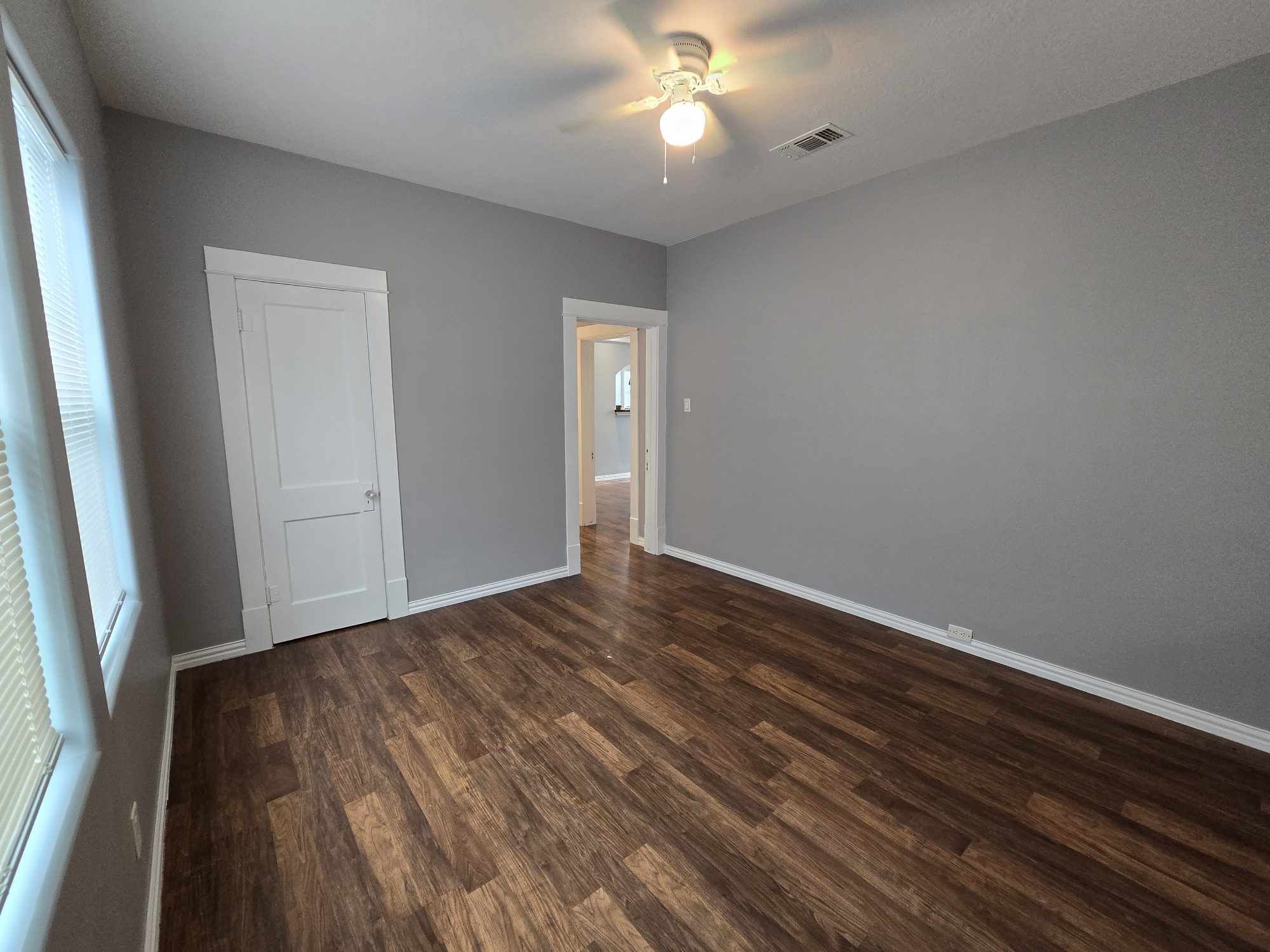 3125 Illinois Street Property Photo 16