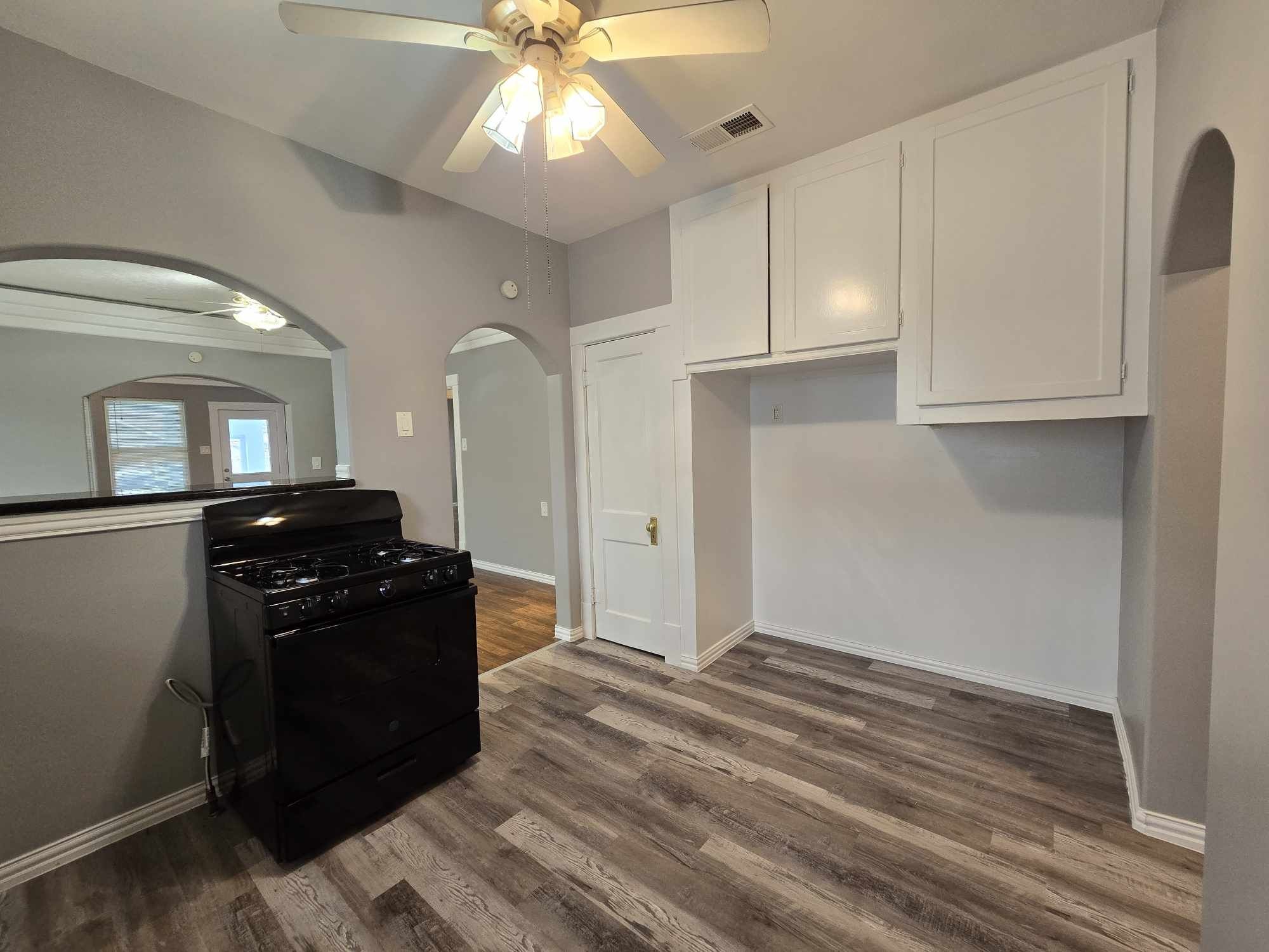 3125 Illinois Street Property Photo 19