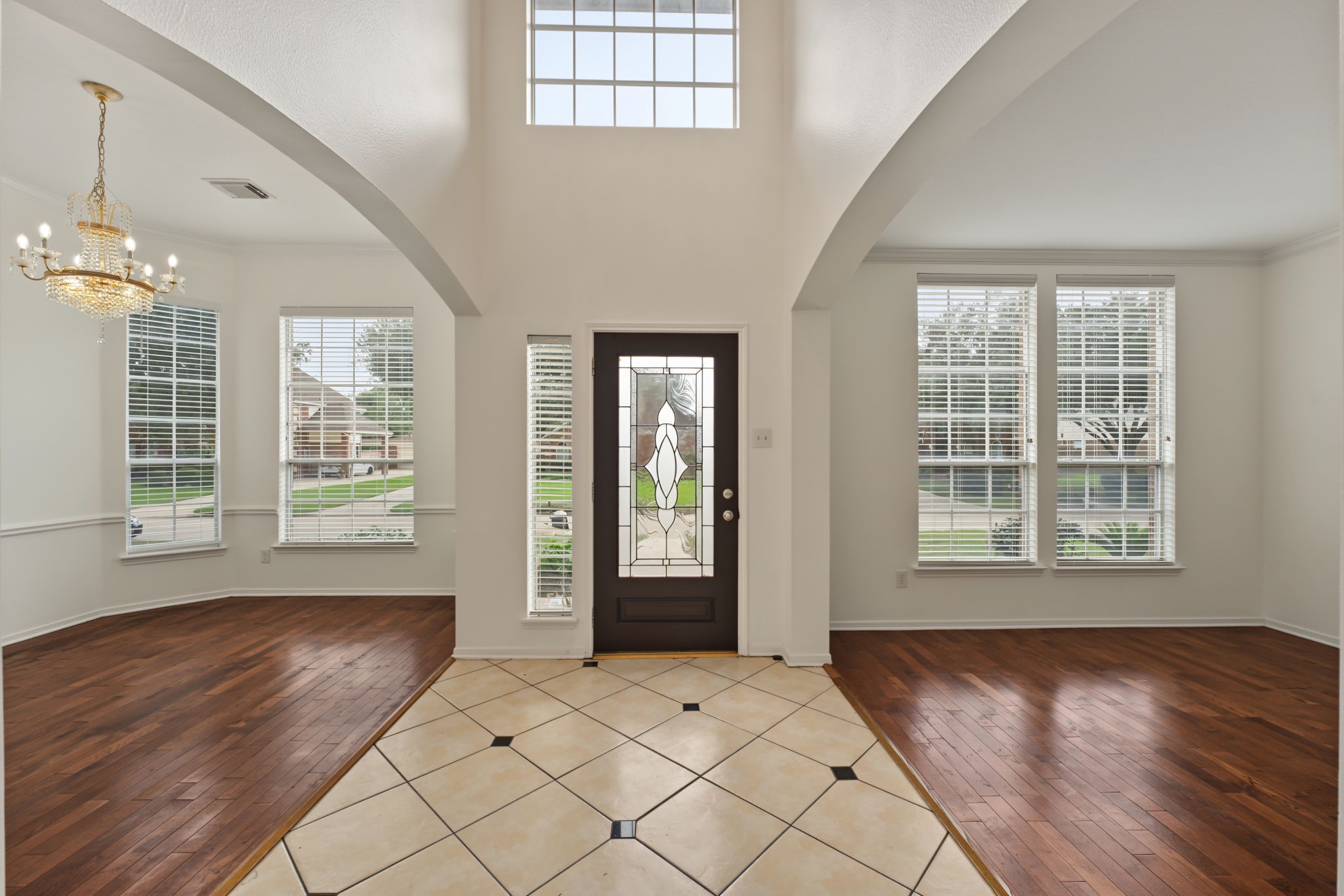 2502 Meadow Tree Lane Property Photo 5