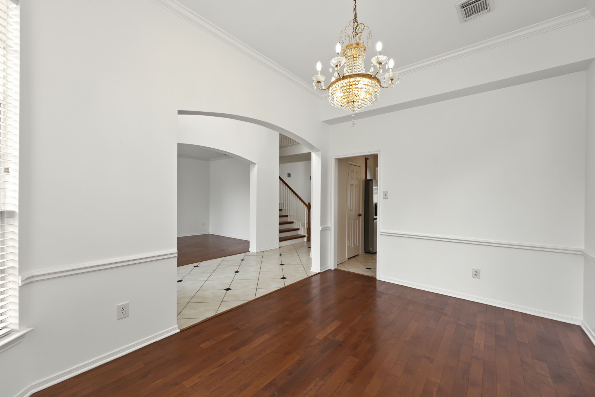 2502 Meadow Tree Lane Property Photo 7