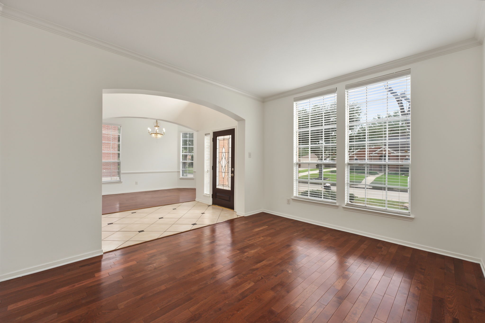 2502 Meadow Tree Lane Property Photo 9