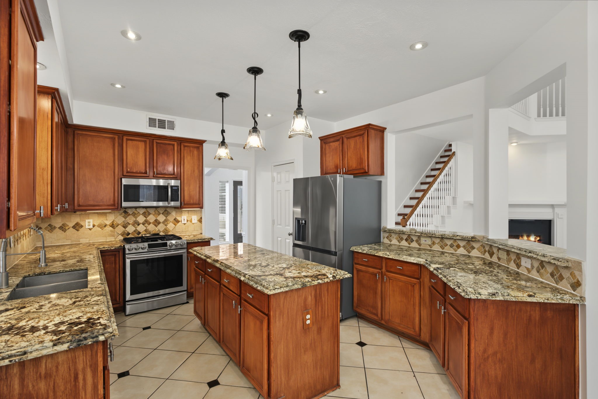 2502 Meadow Tree Lane Property Photo 11
