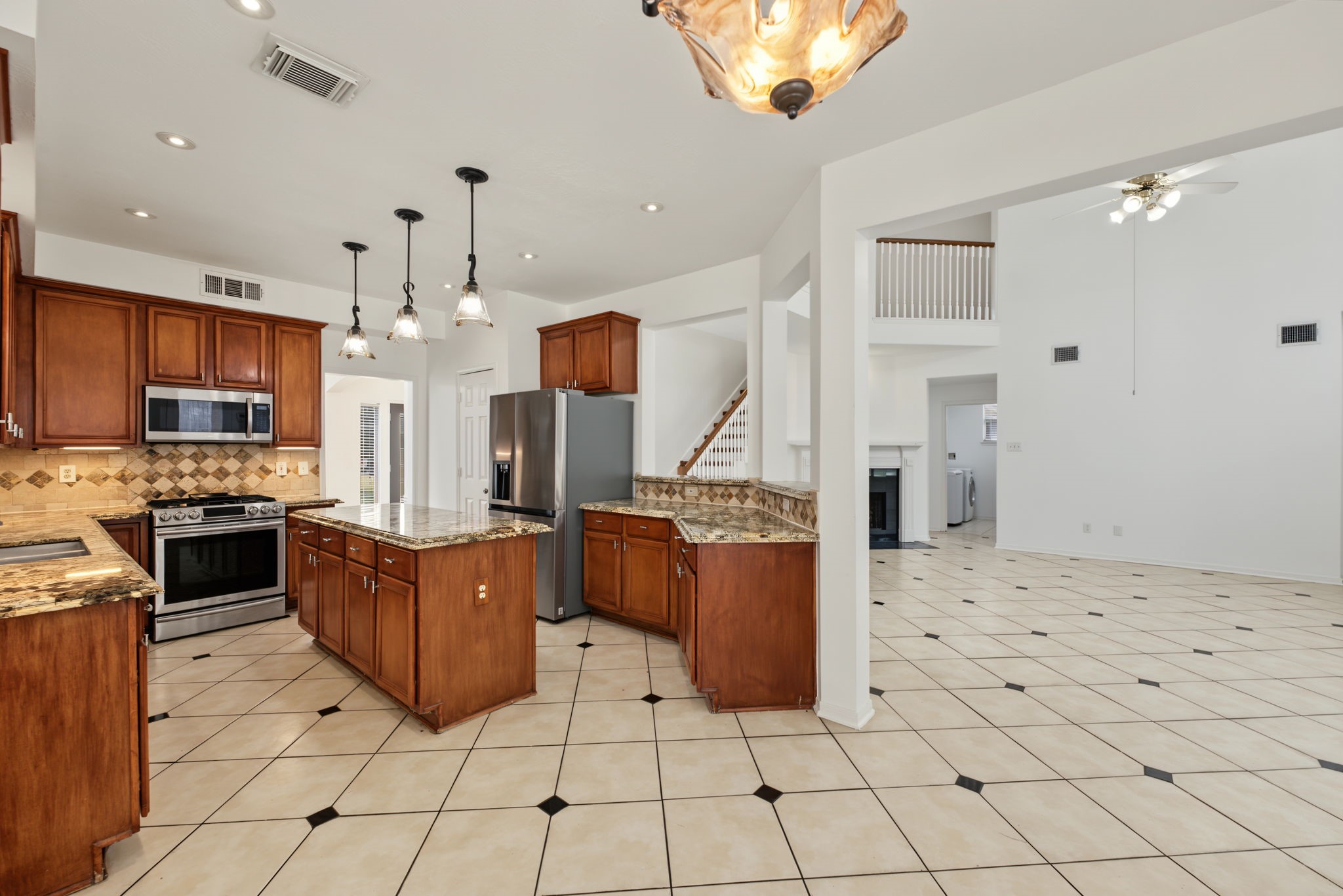 2502 Meadow Tree Lane Property Photo 12