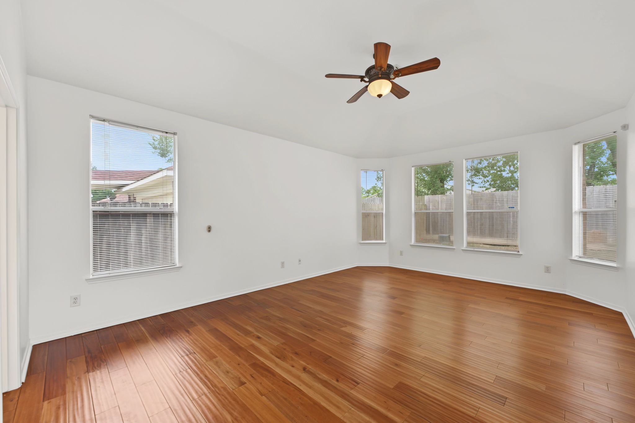 2502 Meadow Tree Lane Property Photo 20
