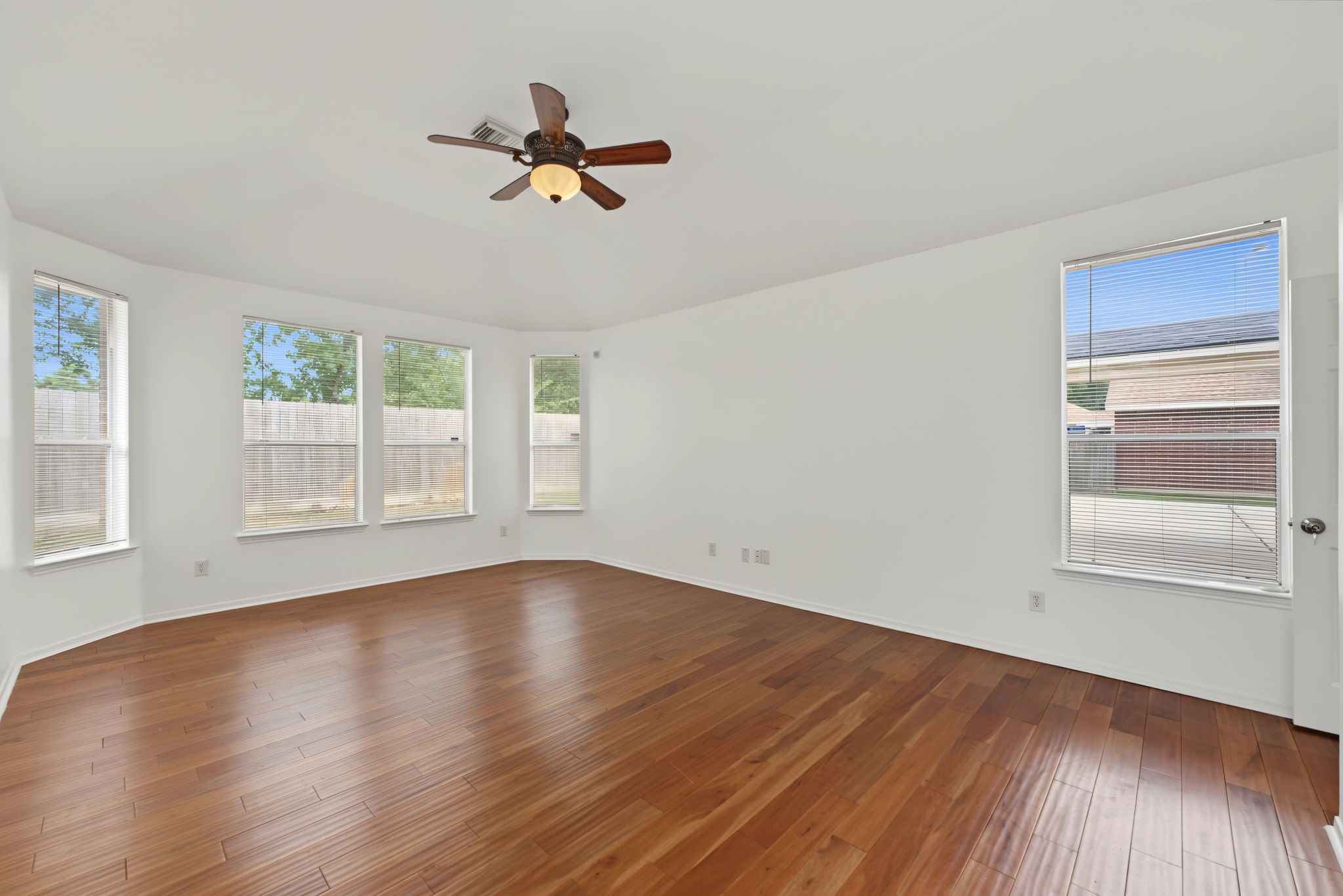 2502 Meadow Tree Lane Property Photo 21