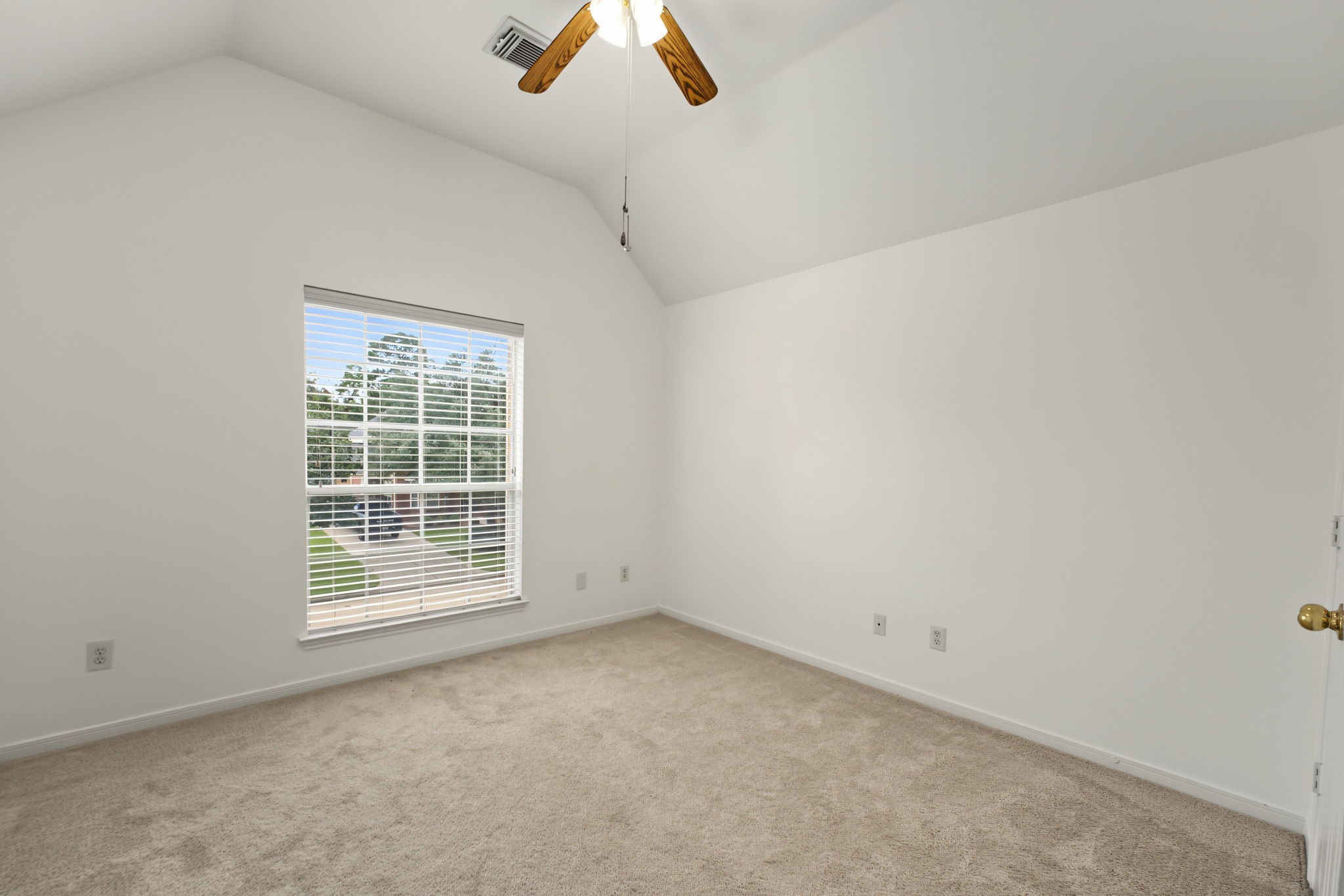 2502 Meadow Tree Lane Property Photo 28