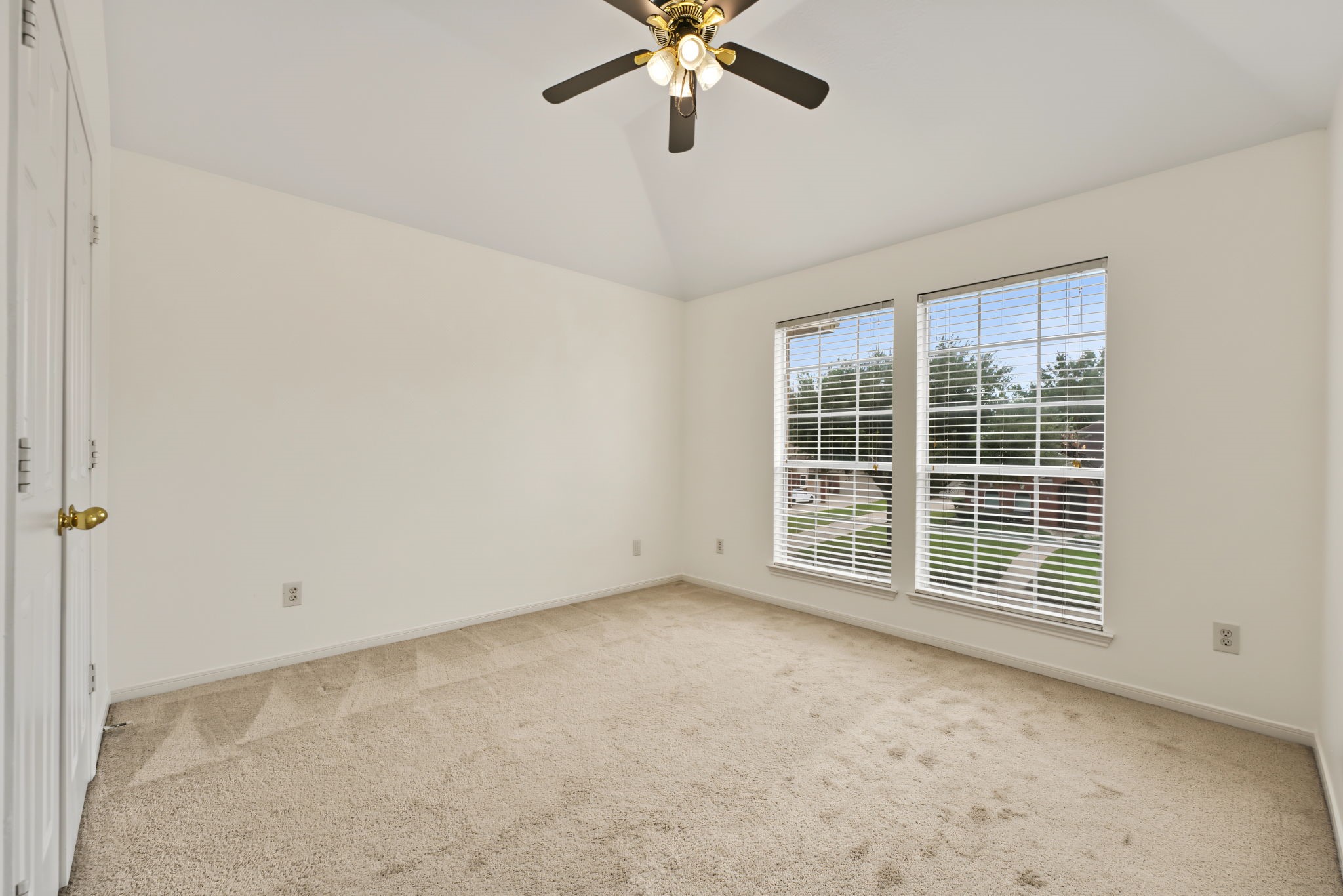 2502 Meadow Tree Lane Property Photo 29