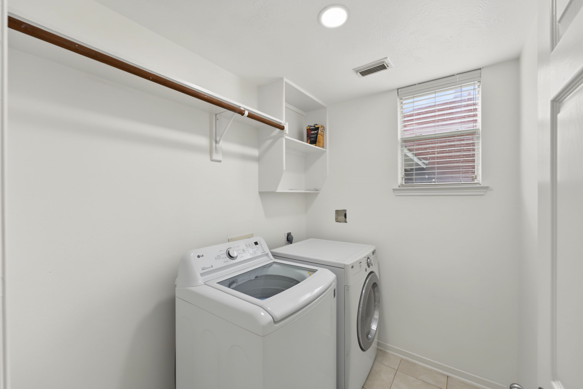 2502 Meadow Tree Lane Property Photo 33