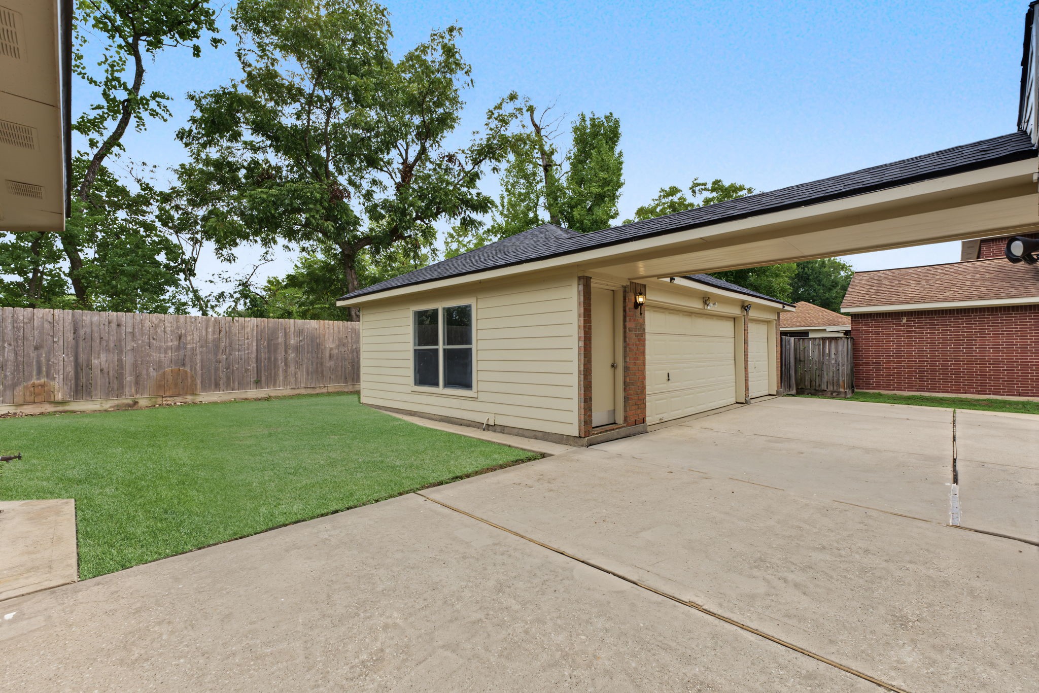 2502 Meadow Tree Lane Property Photo 36