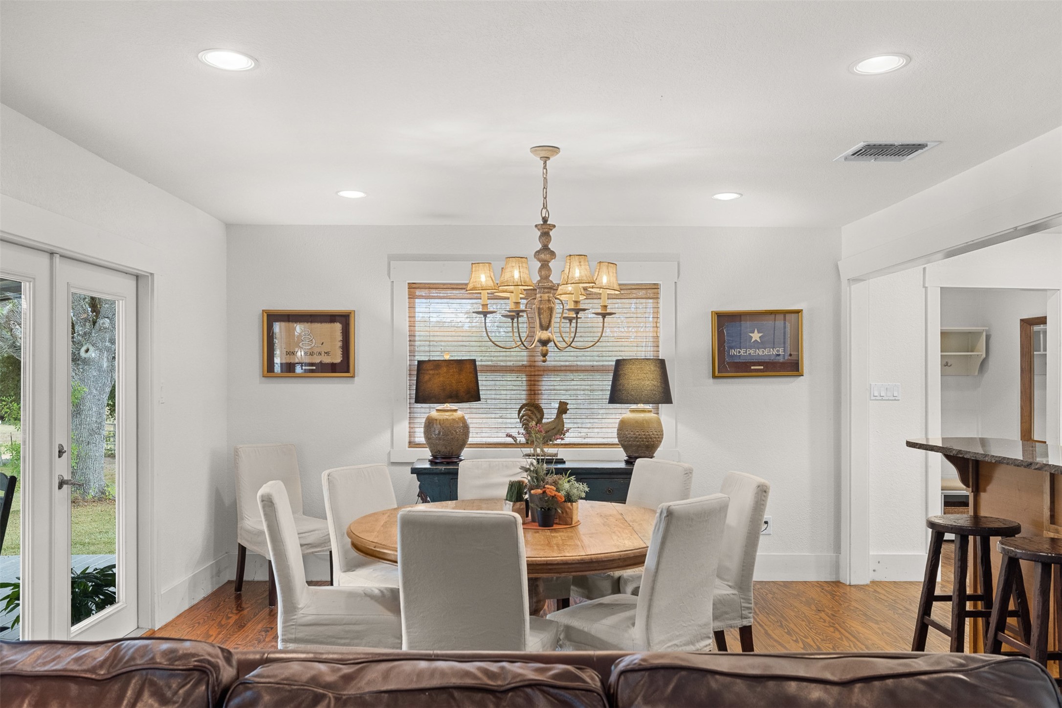 9809 Mazoch Road Property Photo 4
