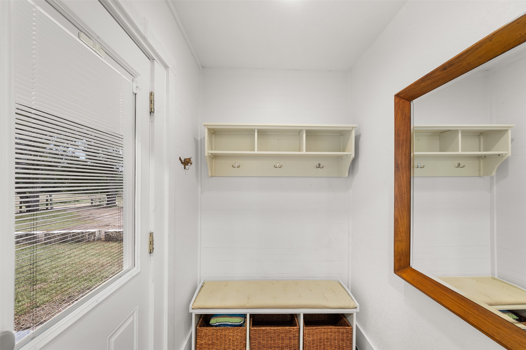 9809 Mazoch Road Property Photo 6