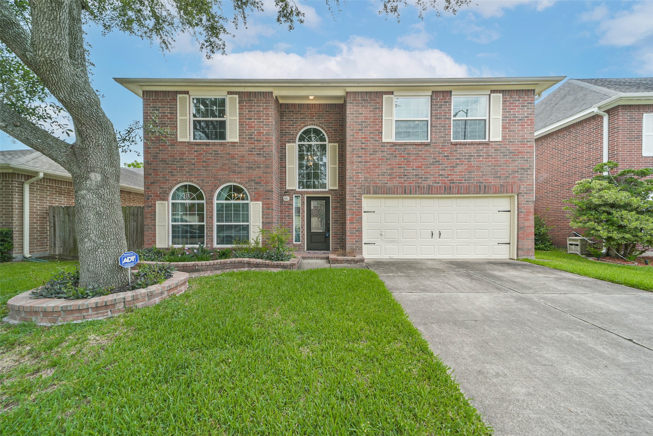 6219 Summerville Lane Property Photo 1