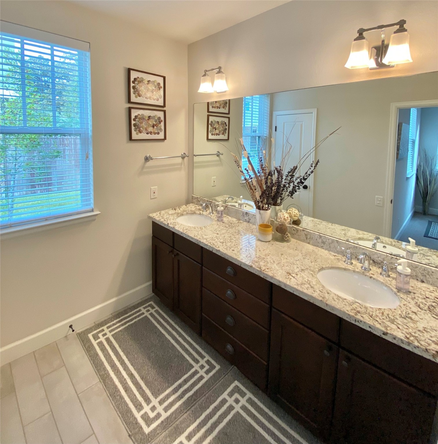 25110 Glen Loch Property Photo 5